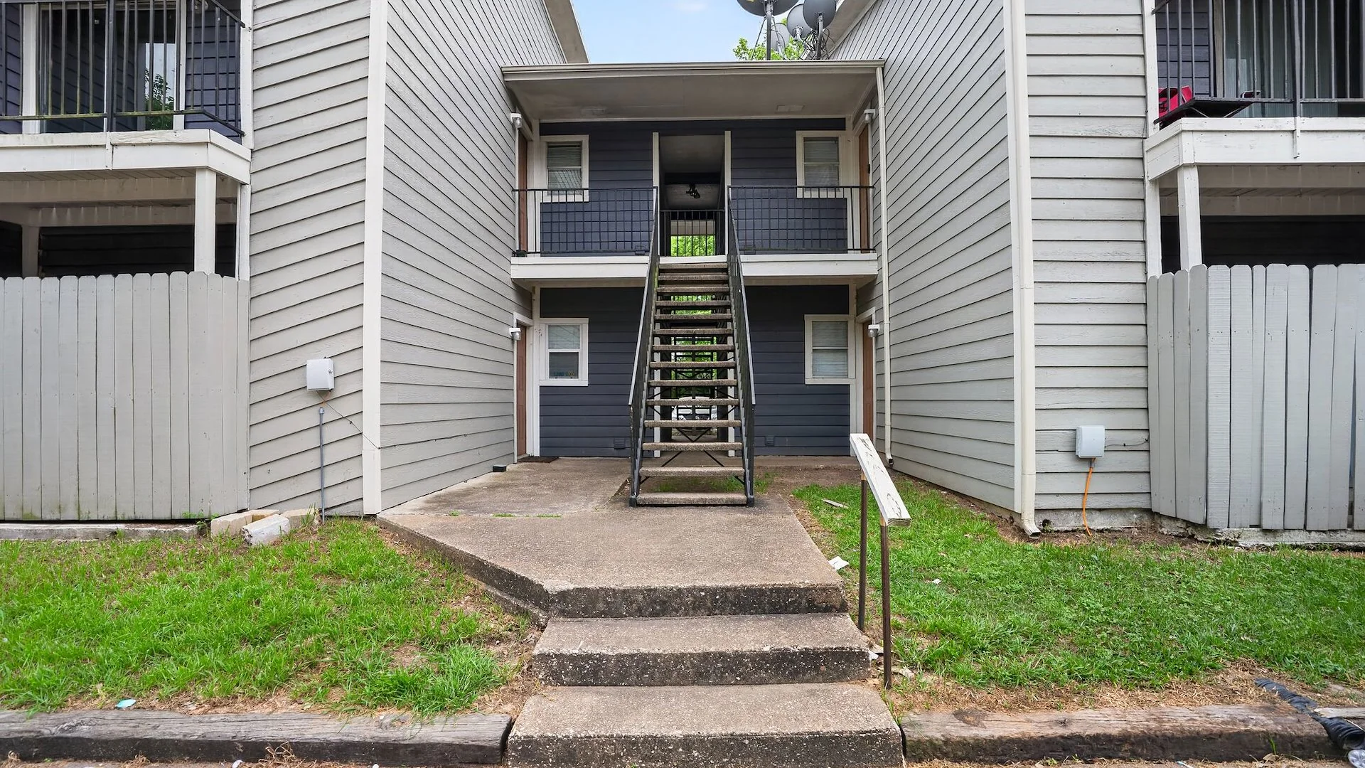 Auction - Longstreet Apartments - Willis, TX - photo 2 - Willis, TX