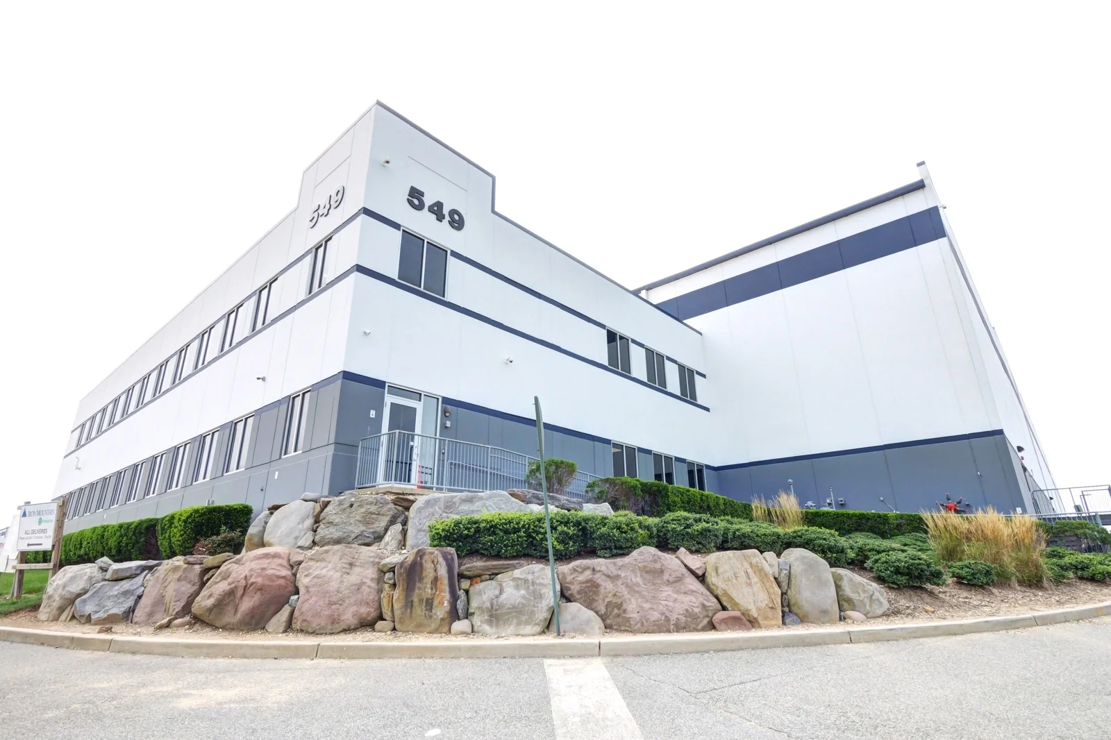 549 Mill Road — Lease in Edison, NJ, photo 2 of 7