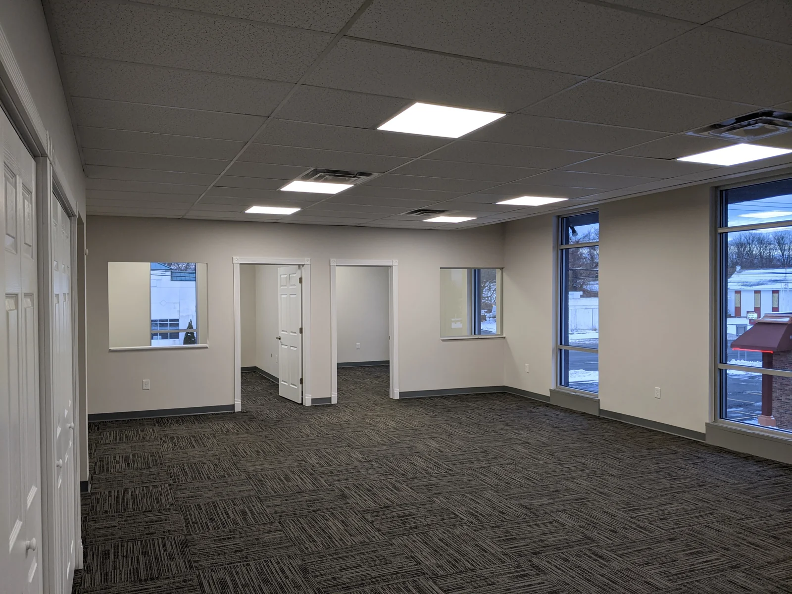 Office in Albany, NY — Sale in Albany, NY, photo 3 of 8