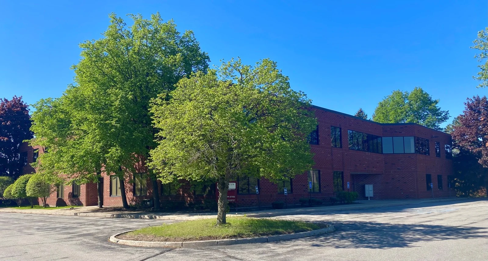 Office in Albany, NY — Sale in Albany, NY, photo 1 of 7