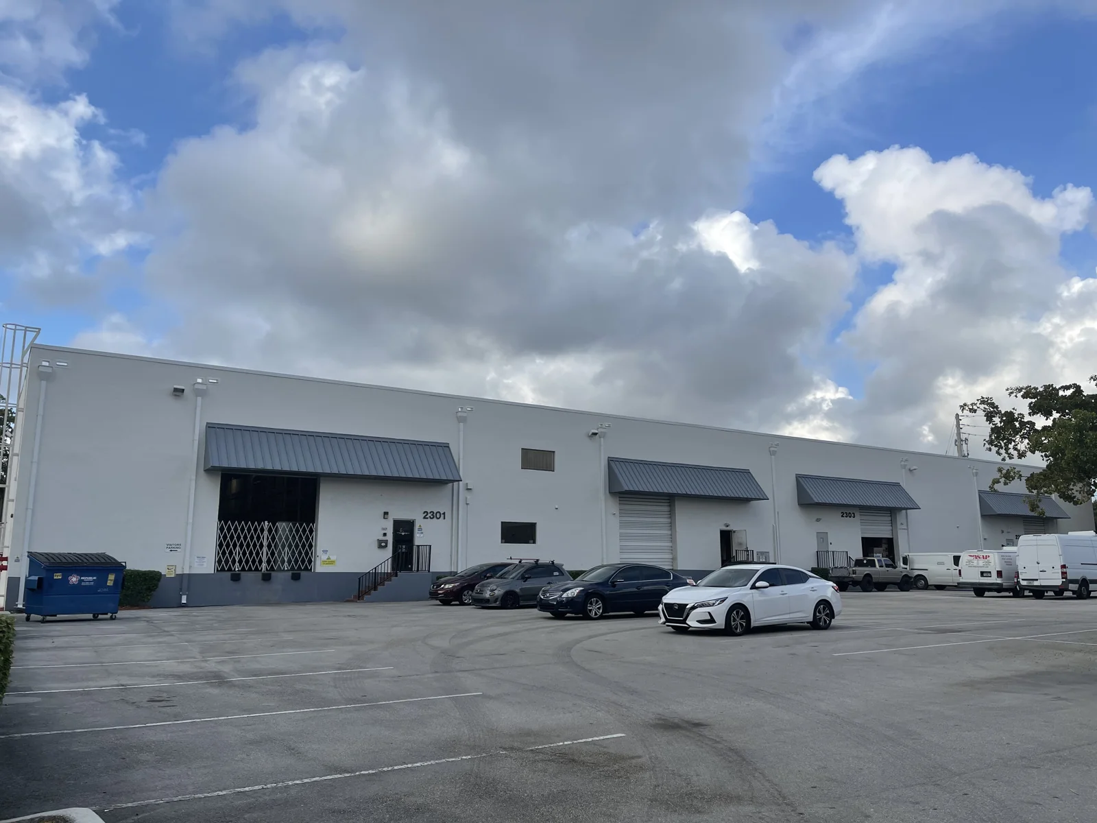 Lakeview Center — Lease in Dania Beach, FL, photo 1 of 8