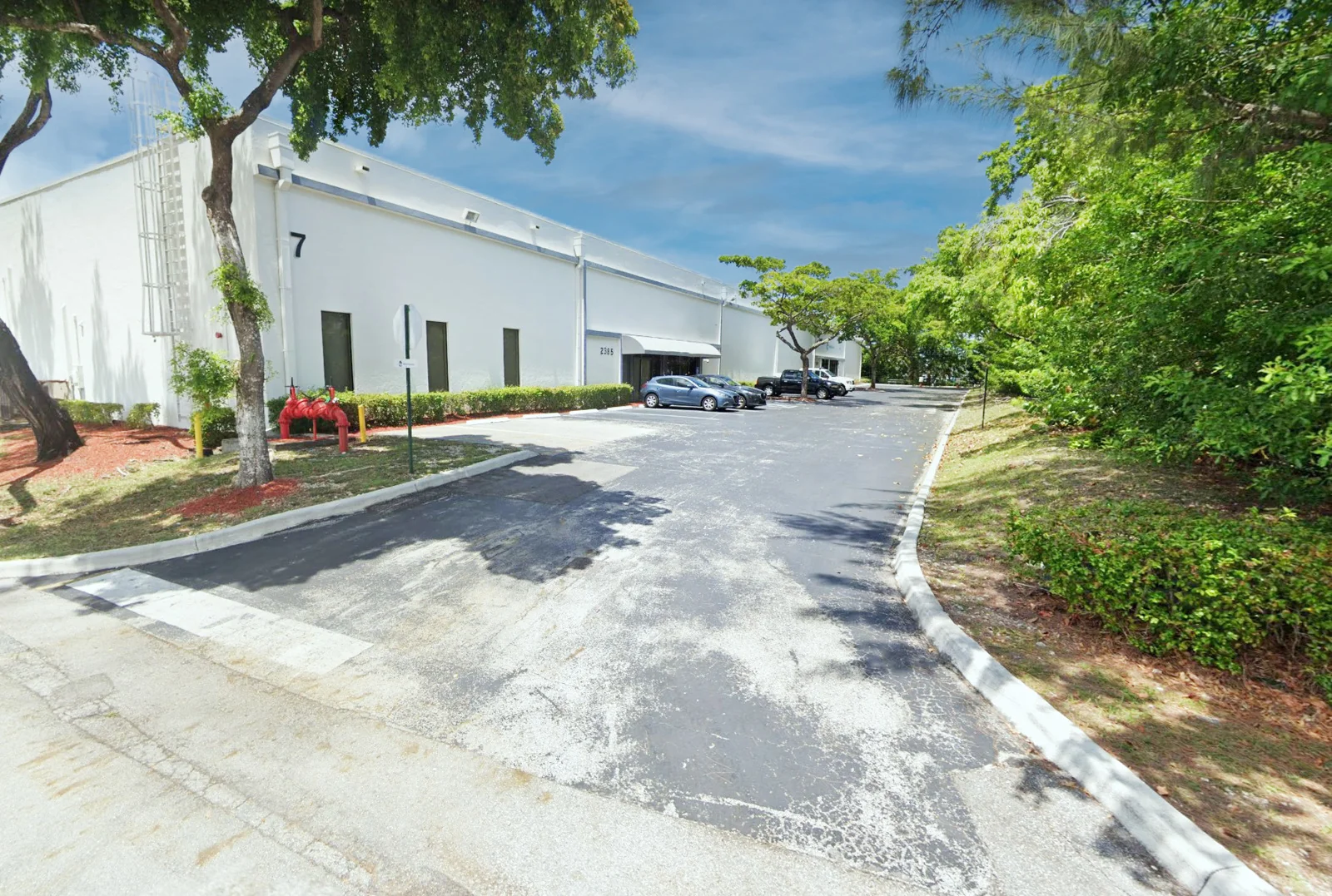 Lakeview Center — Lease in Dania Beach, FL, photo 2 of 8