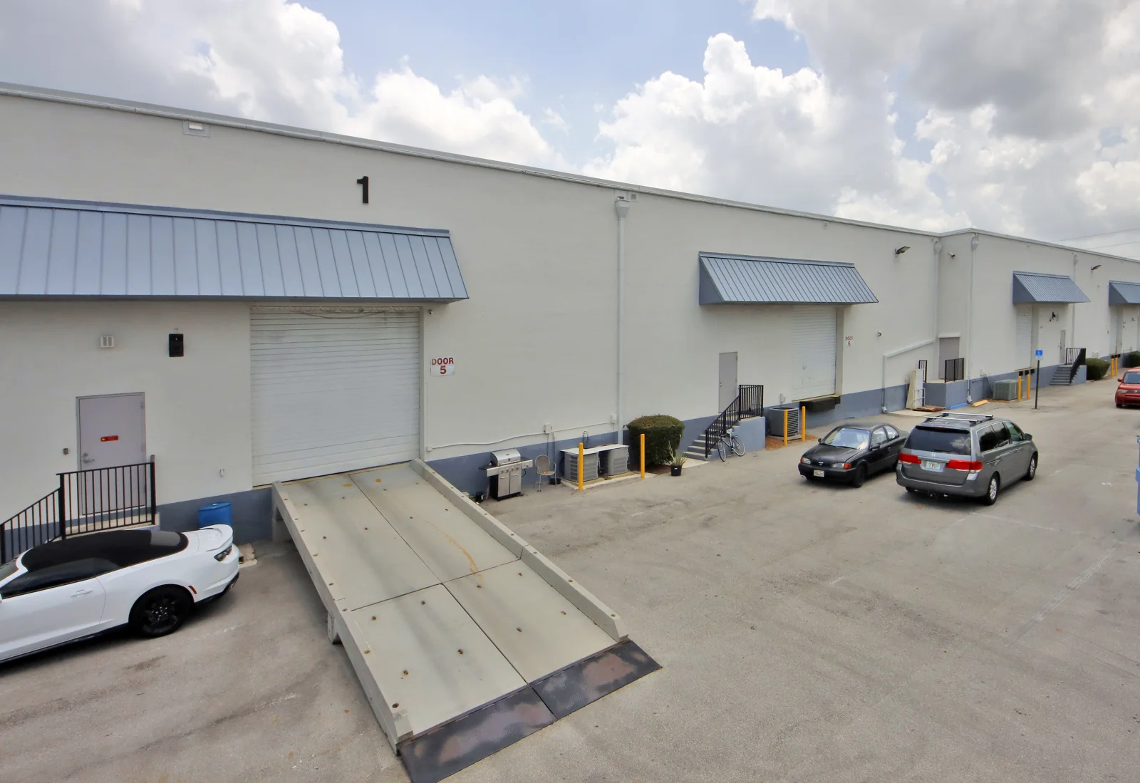 Lakeview Center — Lease in Fort Lauderdale, FL, photo 3 of 8
