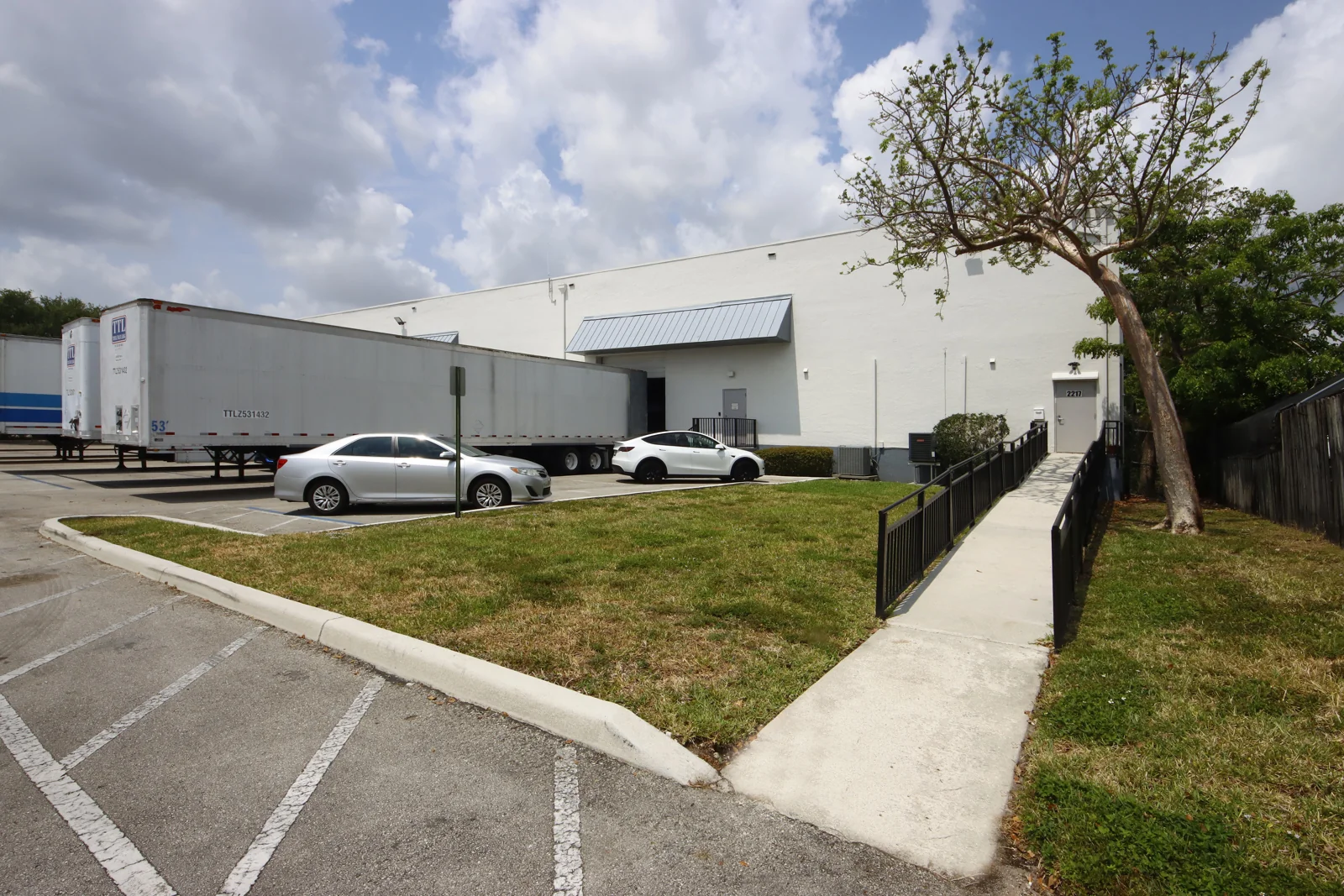 Lakeview Center — Lease in Fort Lauderdale, FL, photo 6 of 8
