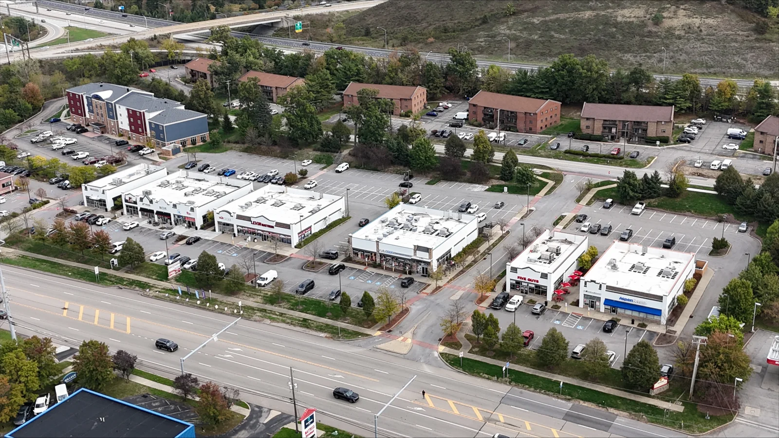 Oak Tree Place — Lease in Cranberry Township, PA, photo 1 of 2