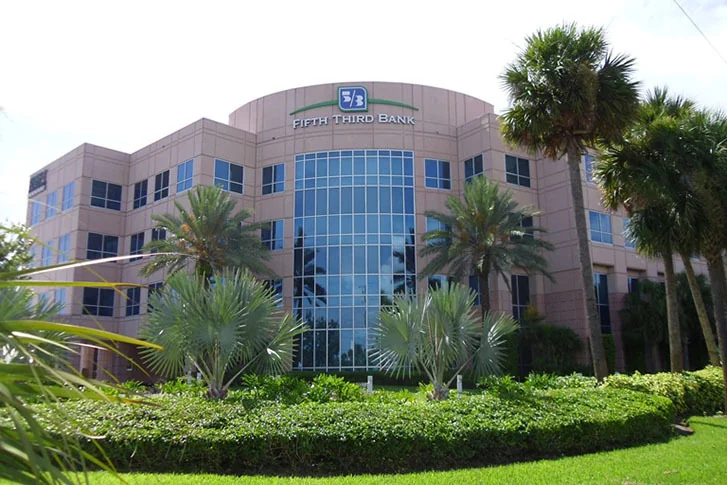 Fifth Third Center I — Lease in Fort Myers, FL, photo 1 of 1