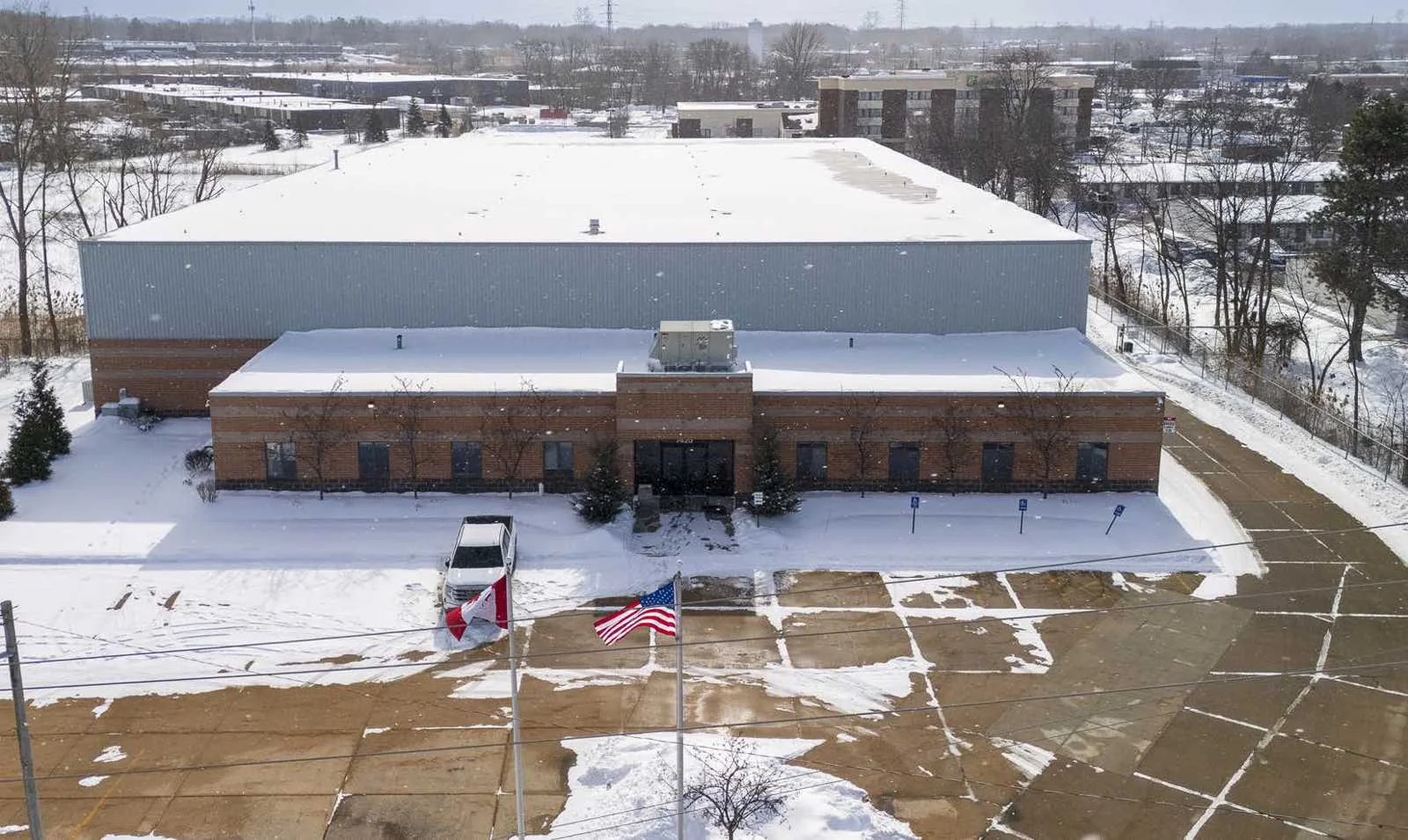 FREESTANDING INDUSTRIAL BUILDING ±41,000 SF — Sale in Mentor, OH, photo 1 of 1