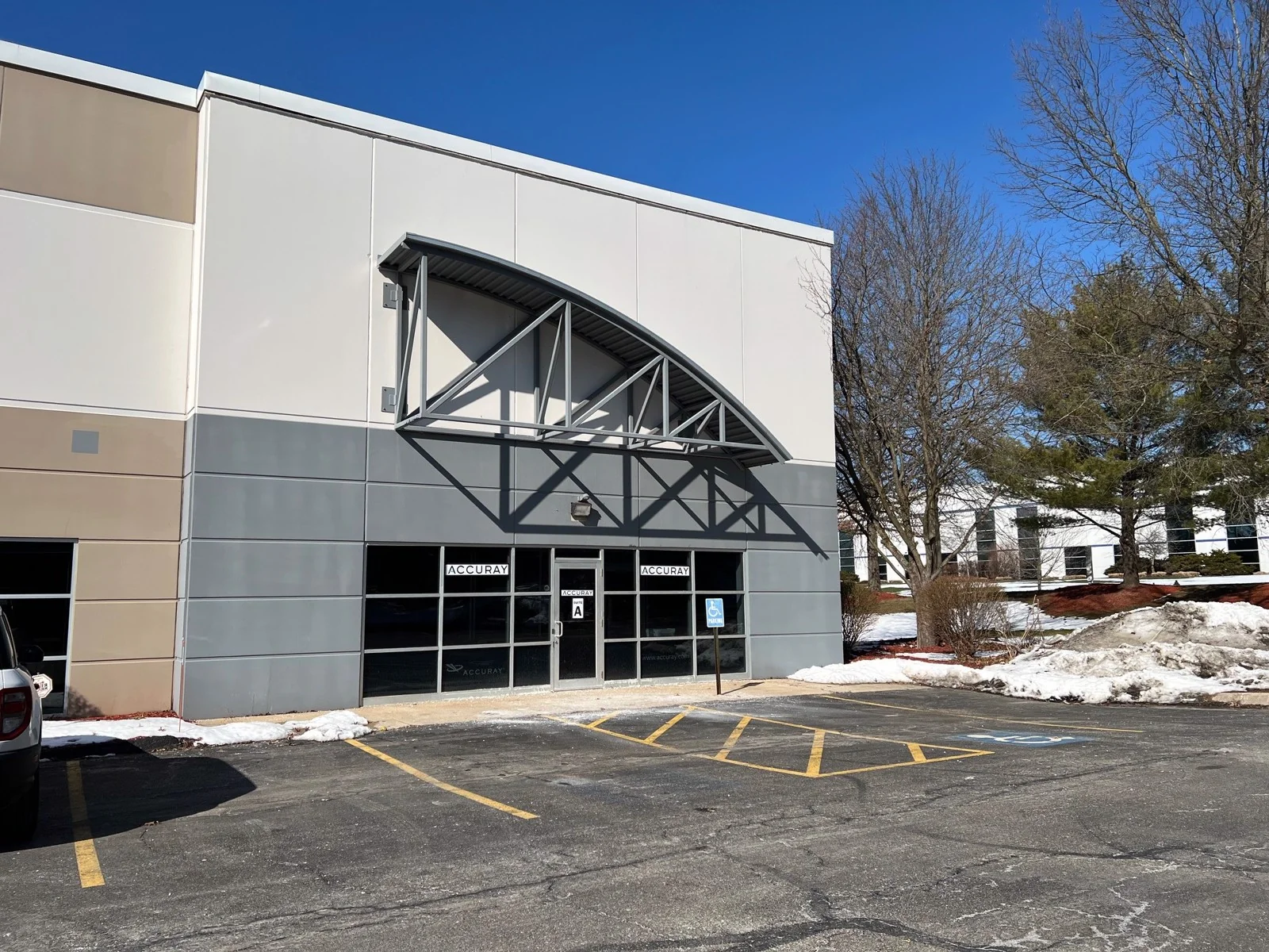 28900 Fountain Parkway — Lease in Solon, OH, photo 1 of 6