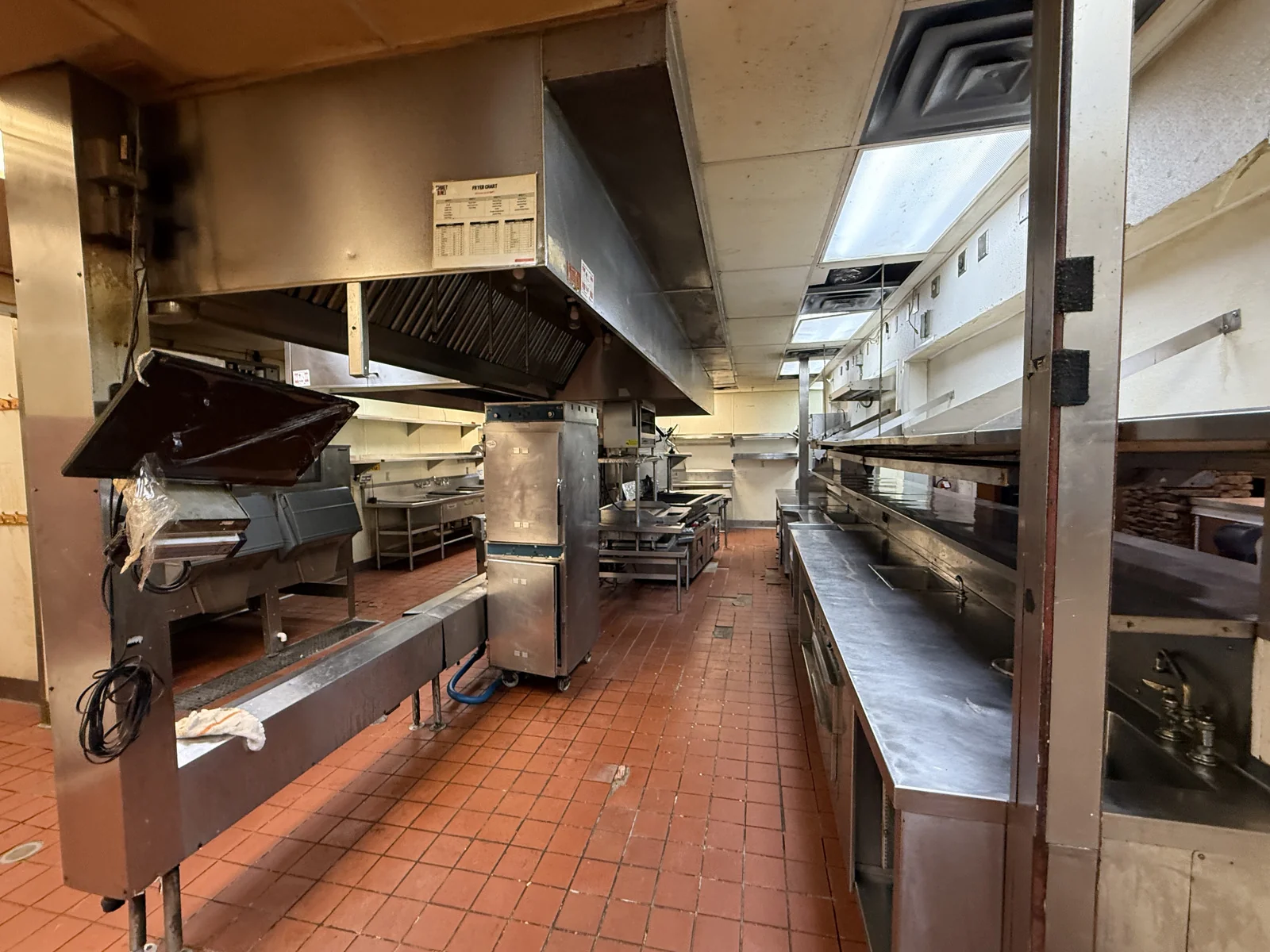 Former Easton Market Smokey Bones — Lease in Columbus, OH, photo 5 of 8