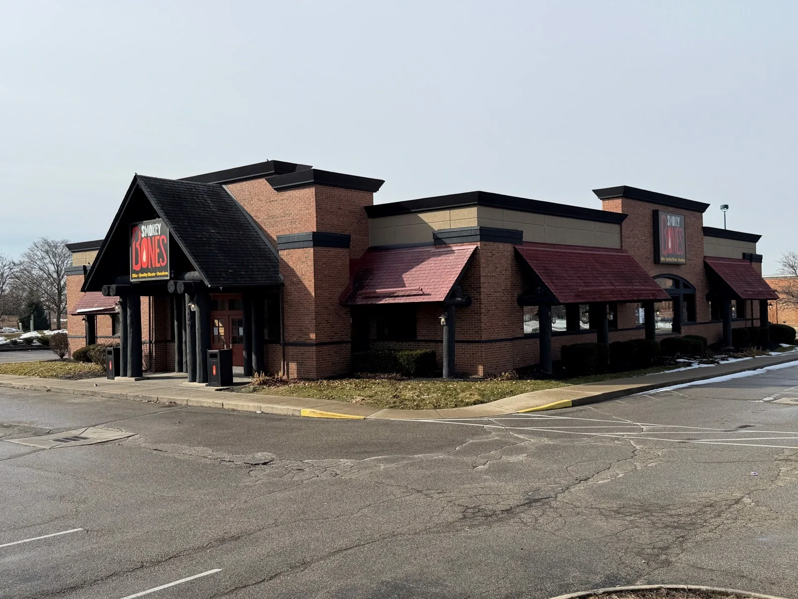 Former Restaurant in Columbus — Sale in Columbus, OH, photo 1 of 8