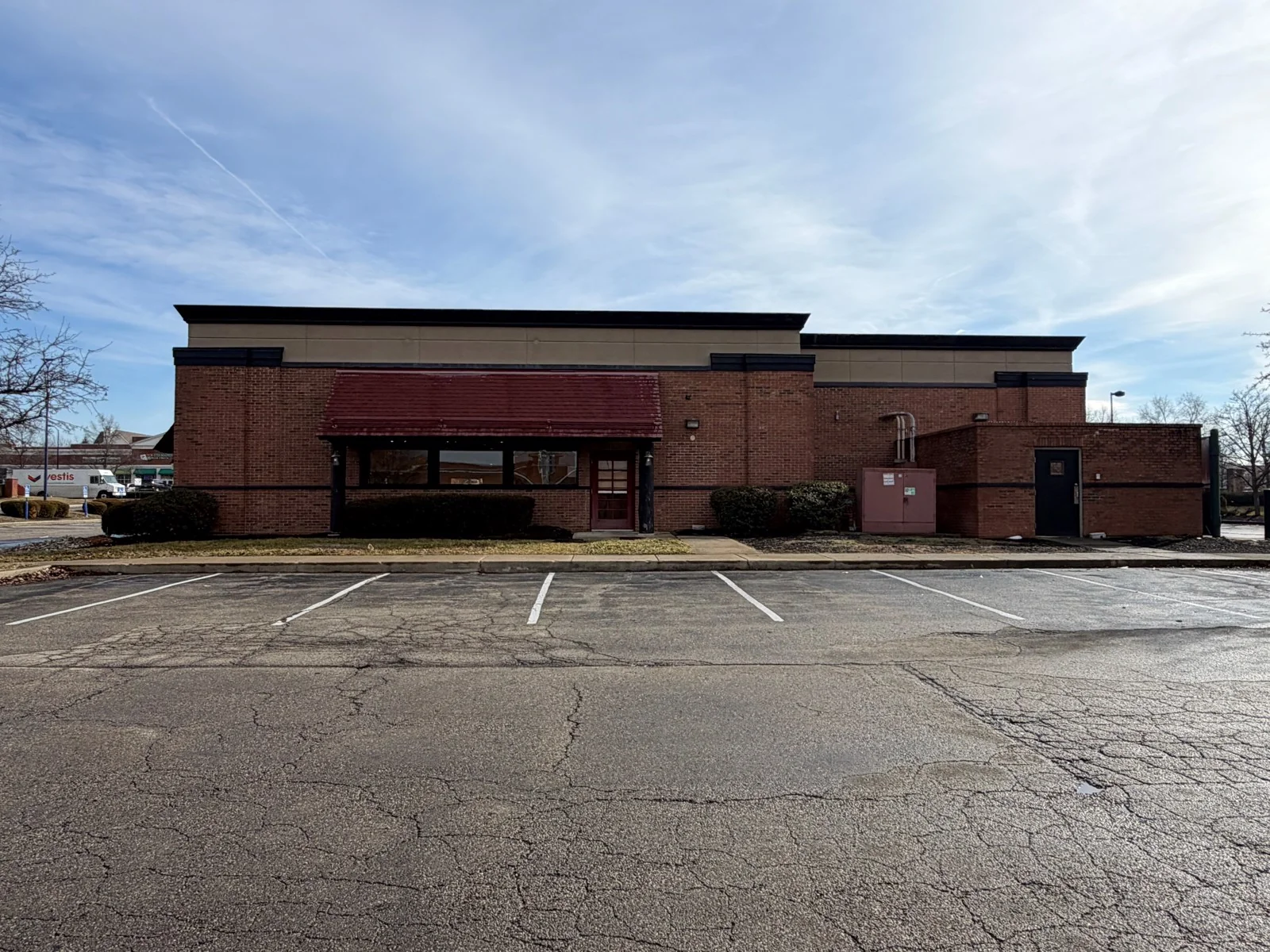 Former Restaurant in Columbus — Sale in Columbus, OH, photo 3 of 8
