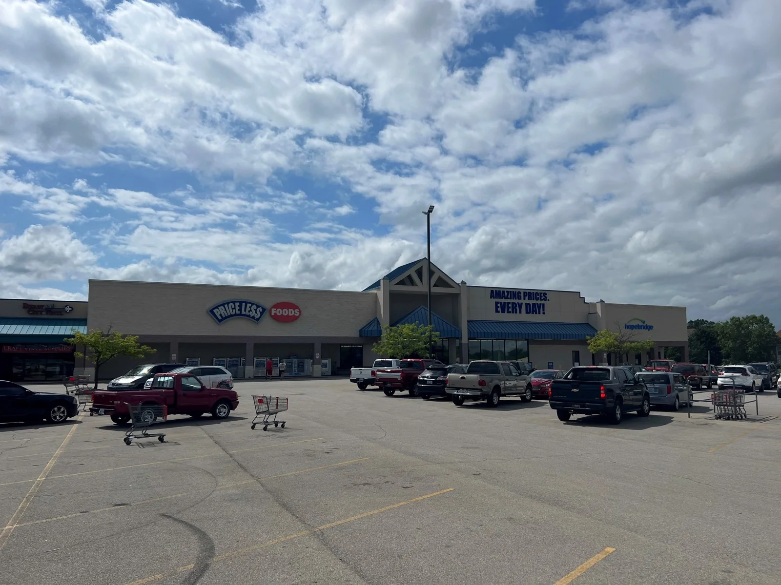 Retail Space Available — Lease in Louisville, KY, photo 1 of 1