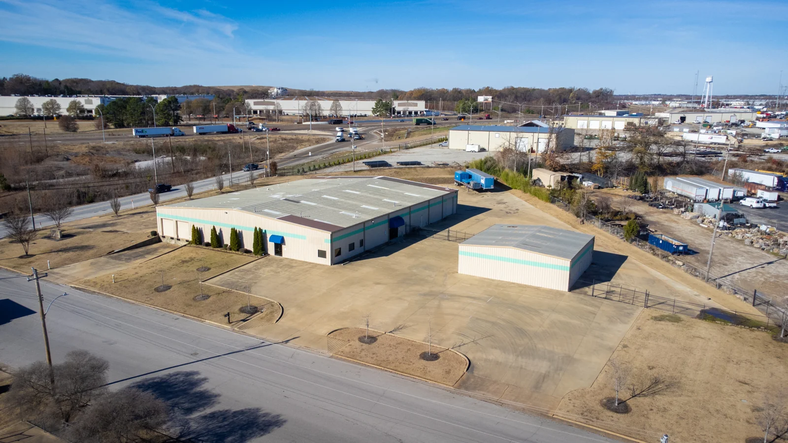 20,500 SF Stand Alone Bldg with Outdoor storage | SE… — Lease in Memphis, TN, photo 1 of 3