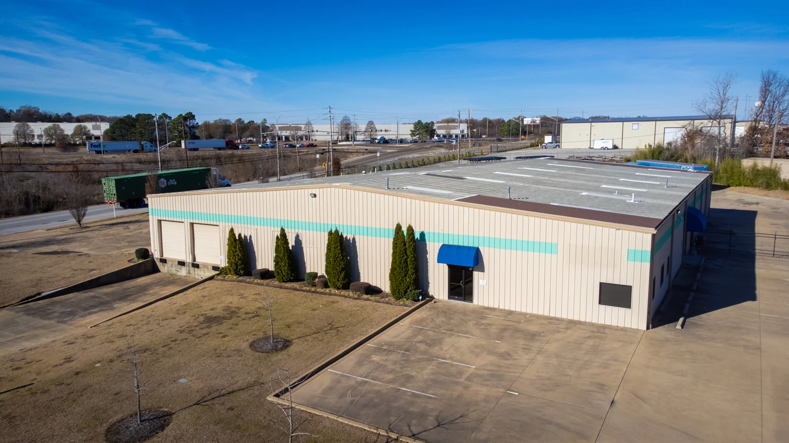20,500 SF Stand Alone Bldg with Outdoor storage | SE… — Lease in Memphis, TN, photo 2 of 3