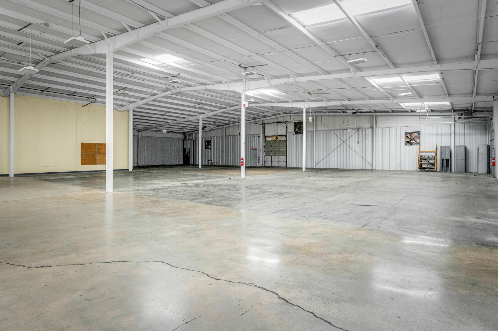 20,500 SF Stand Alone Bldg with Outdoor storage | SE… — Lease in Memphis, TN, photo 3 of 3