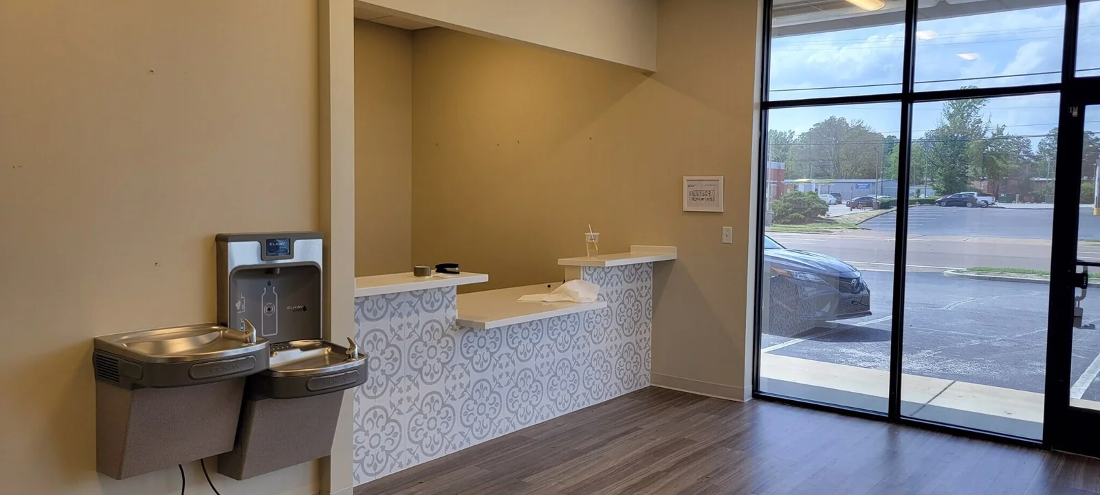 5107 Summer Ave - photo 2 - Memphis, TN