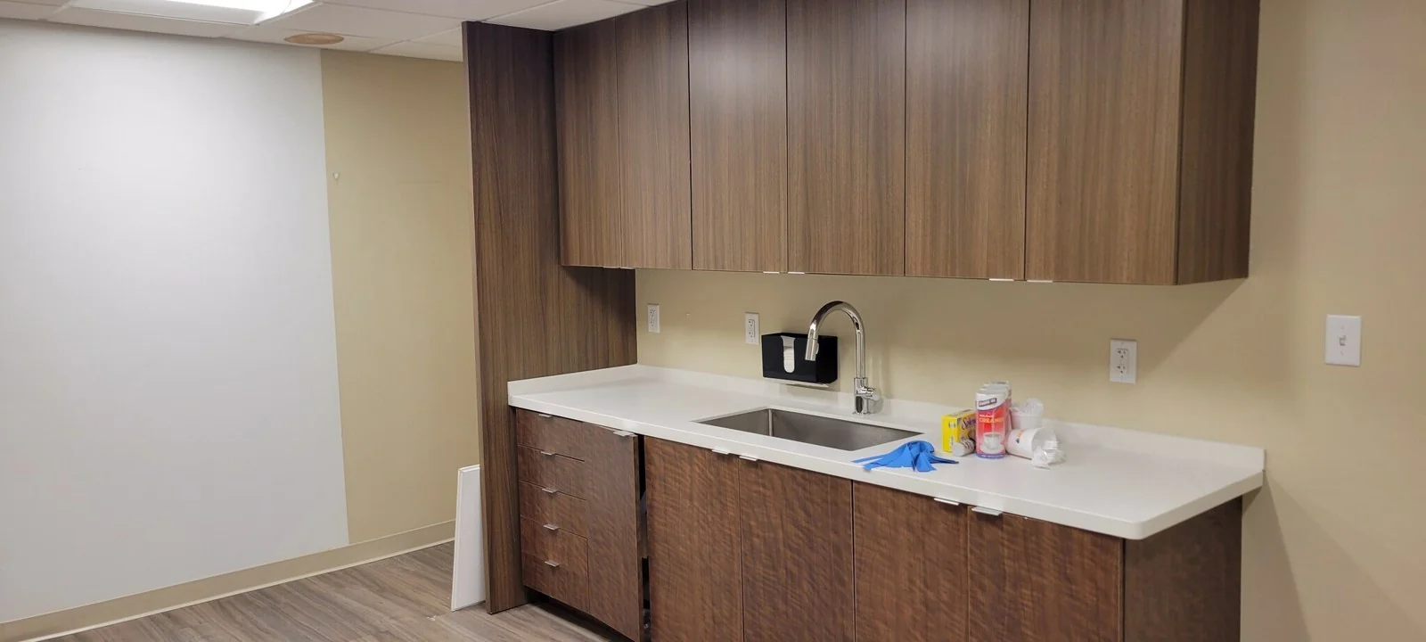 5107 Summer Ave - photo 3 - Memphis, TN