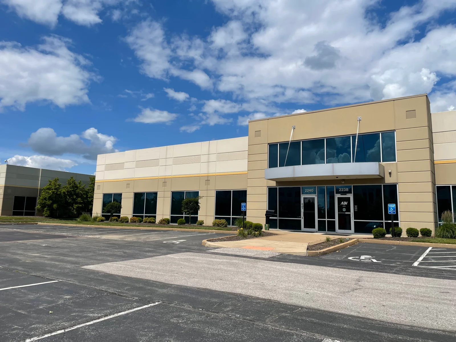 2240 Ball Dr — Lease in St. Louis, MO, photo 1 of 3