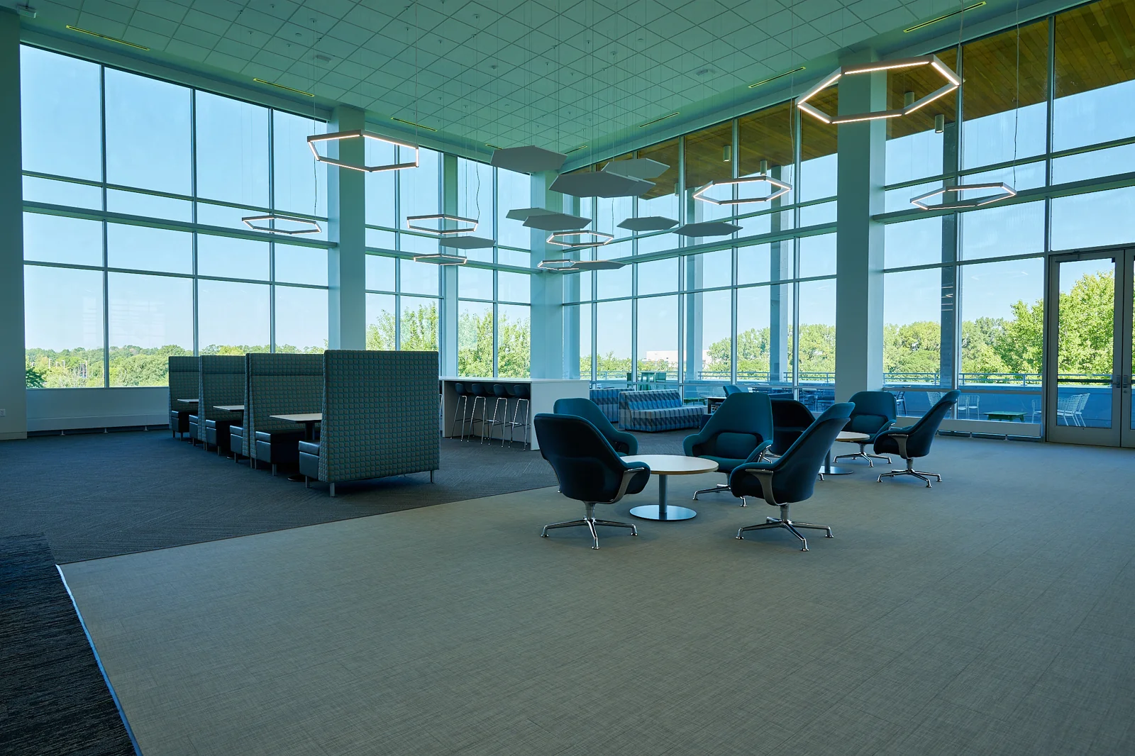 The Landing — Lease in Eagan, MN, photo 3 of 6