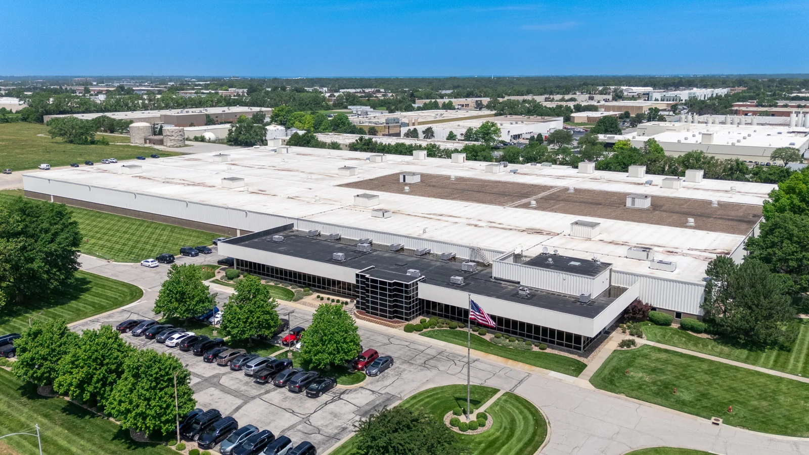 Lenexa Gateway Industrial Center - photo 1 - Lenexa, KS