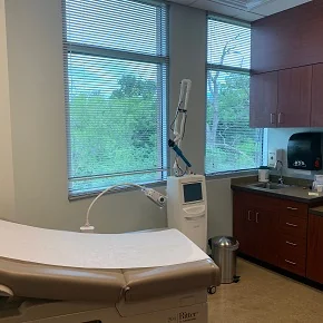 Mid America Surgery Institute — Lease in Overland Park, KS, photo 2 of 6