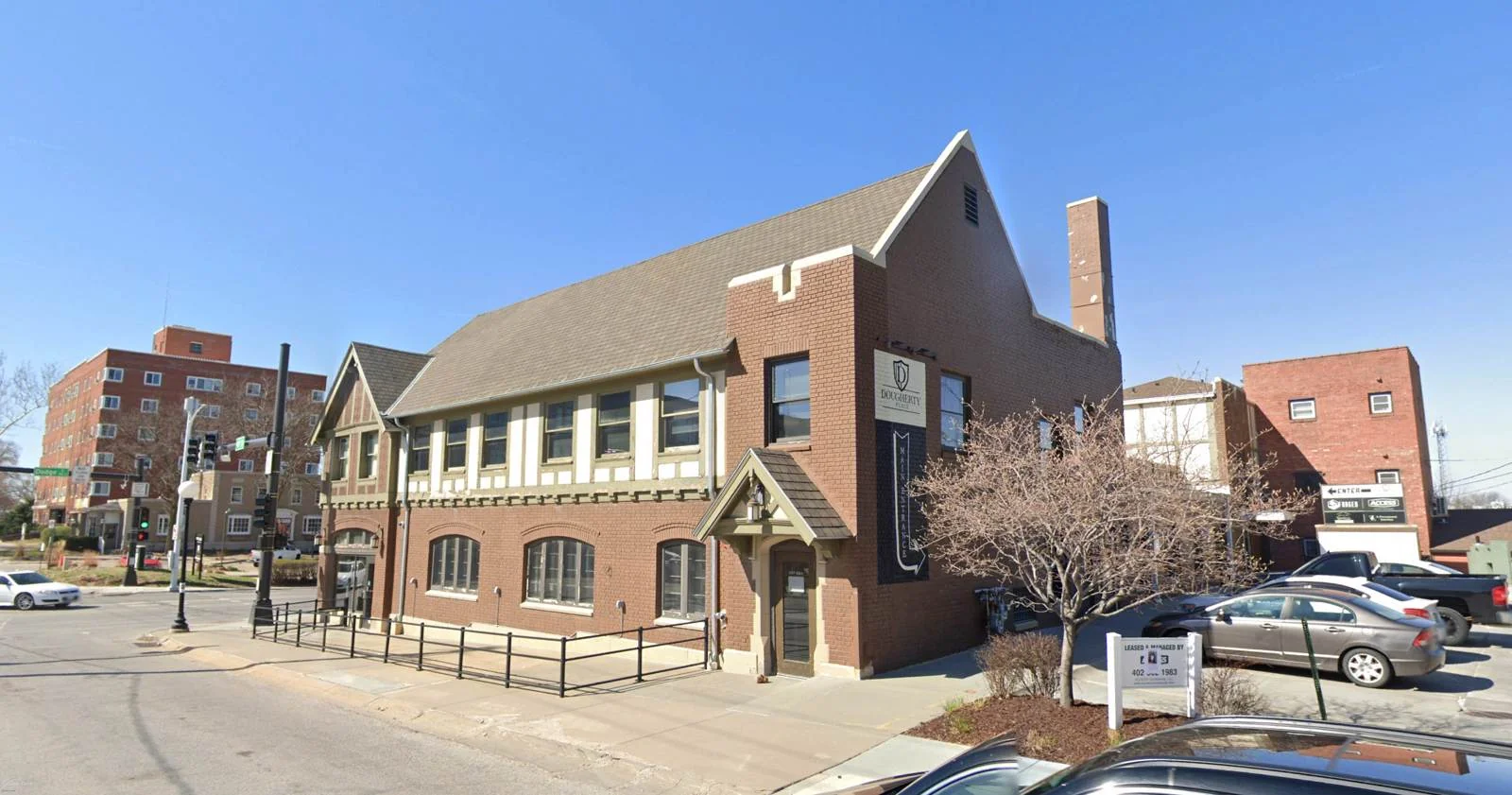 Retail / Office Space in Historic Dundee District for… — Lease in Omaha, NE, photo 2 of 8