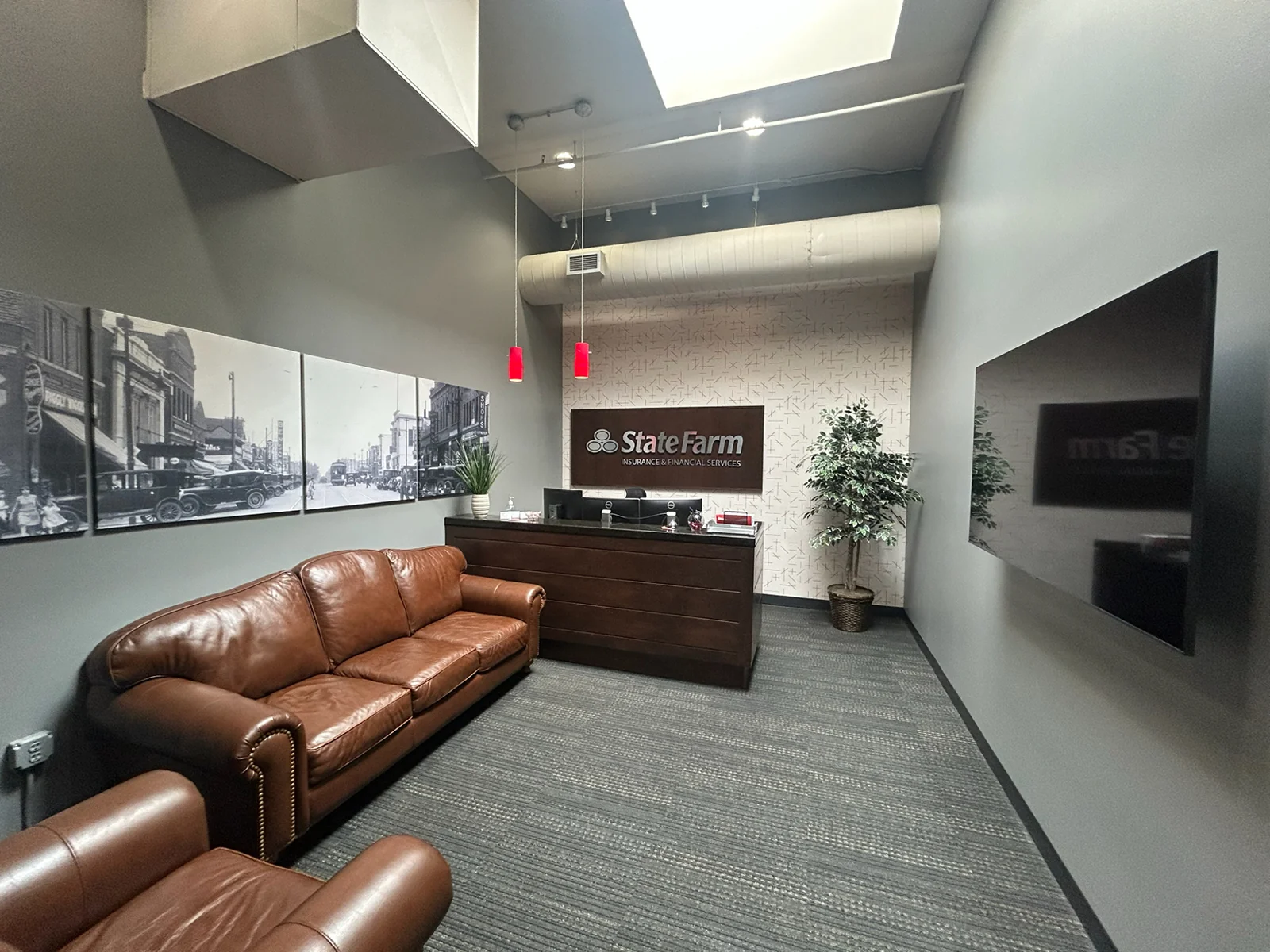 Retail / Office Space in Historic Dundee District for… — Lease in Omaha, NE, photo 4 of 8