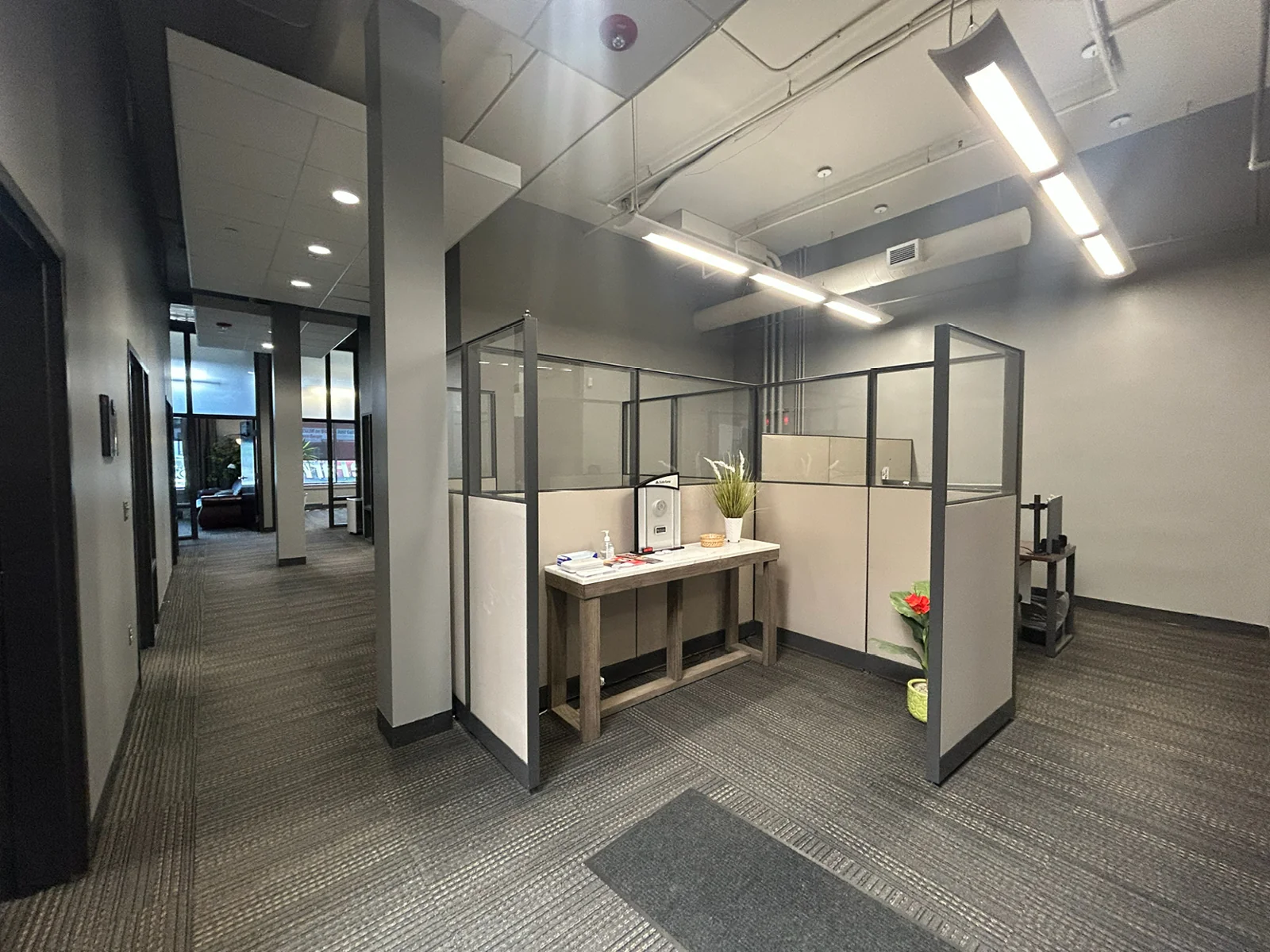 Retail / Office Space in Historic Dundee District for… — Lease in Omaha, NE, photo 5 of 8