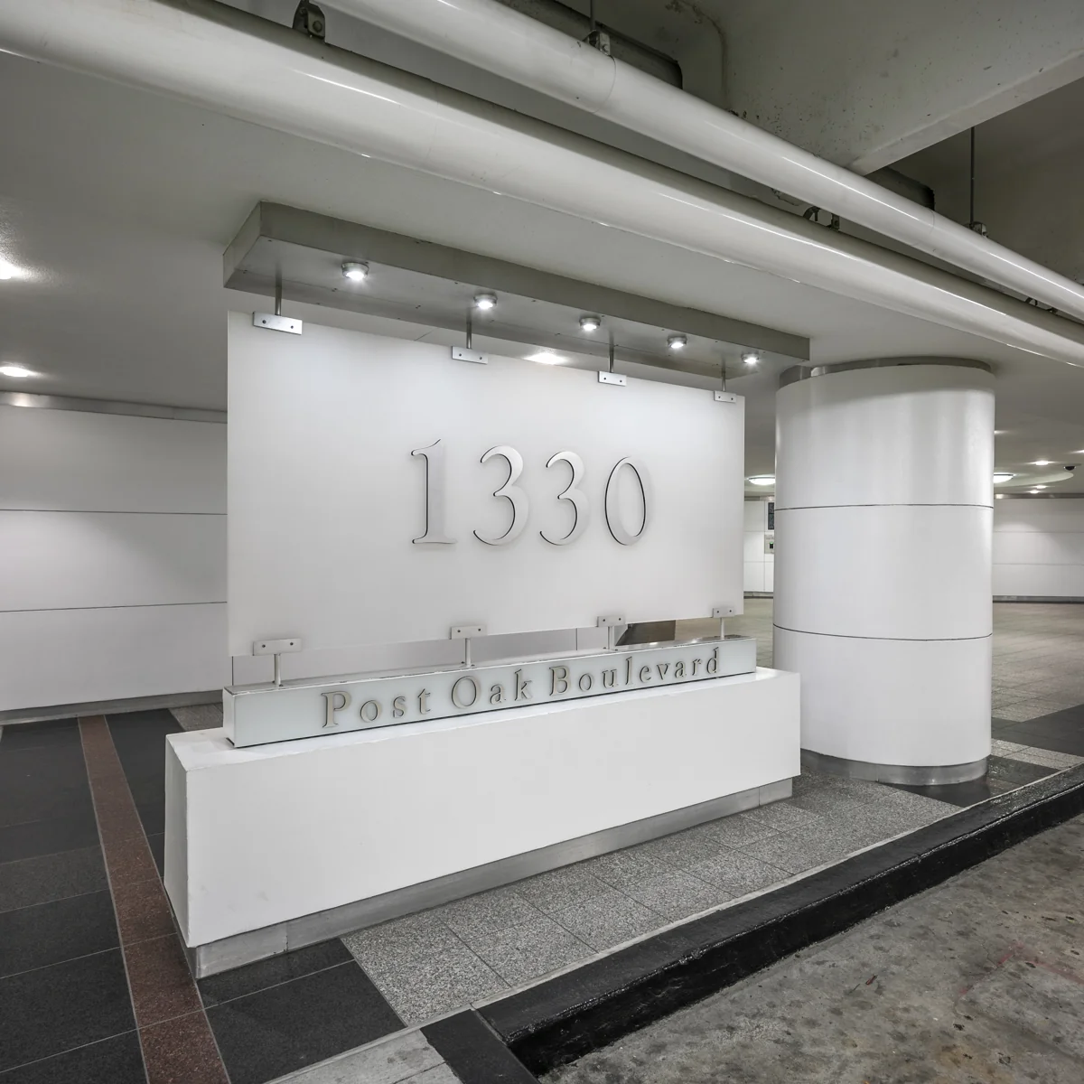 Four Oaks Place - 1330 Post Oak Boulevard