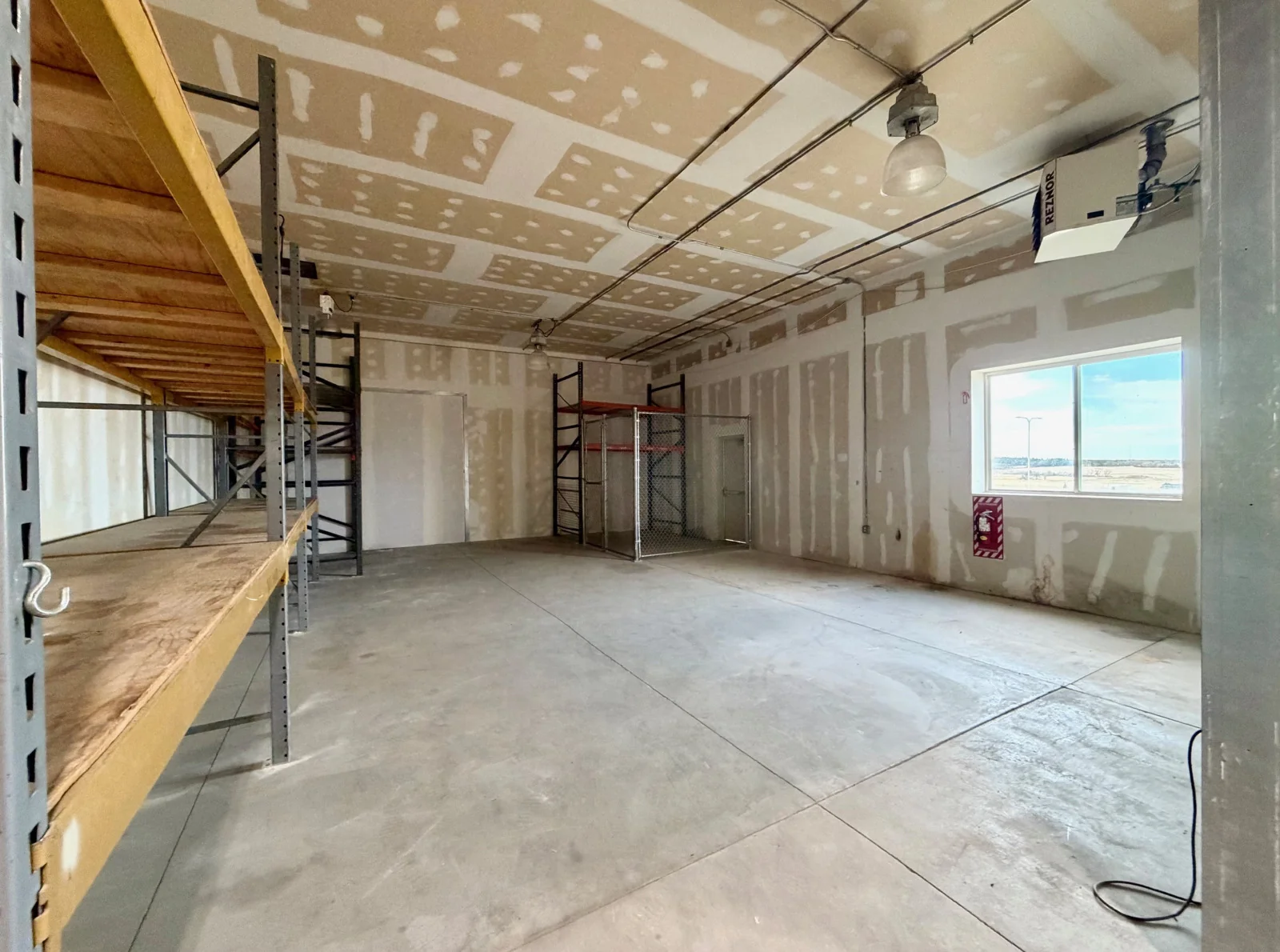 RARE OWNER/USER OPPORTUNITY ON I-80 — Sale in Lincoln, NE, photo 5 of 8