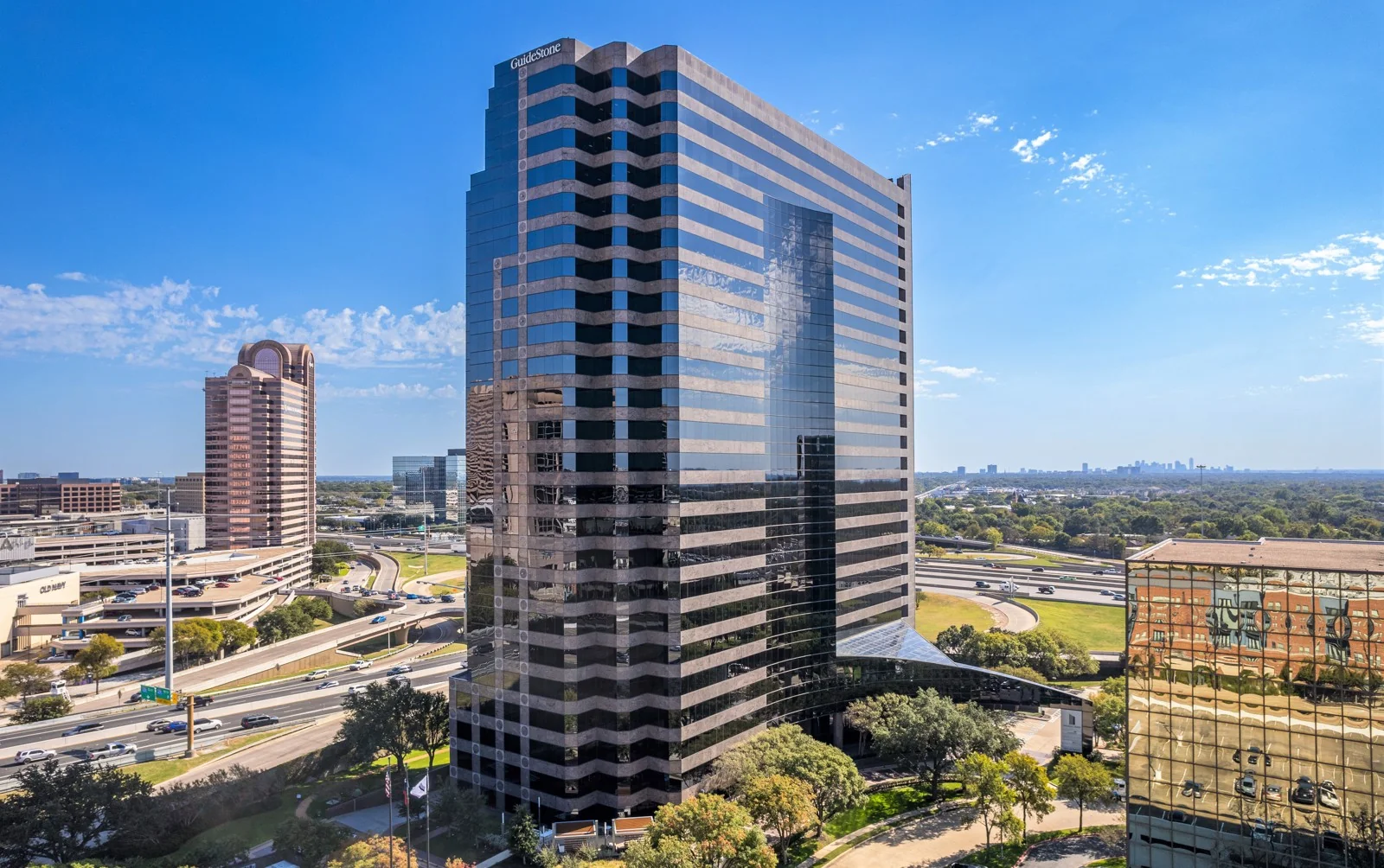Pinnacle Tower - photo 2 - Dallas, TX