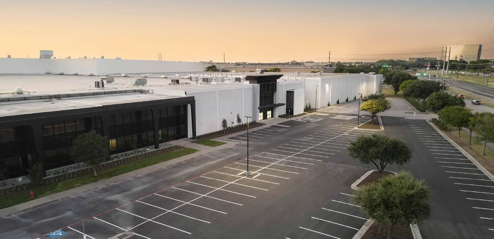 Inbound on Inwood — Lease in Farmers Branch, TX, photo 1 of 3