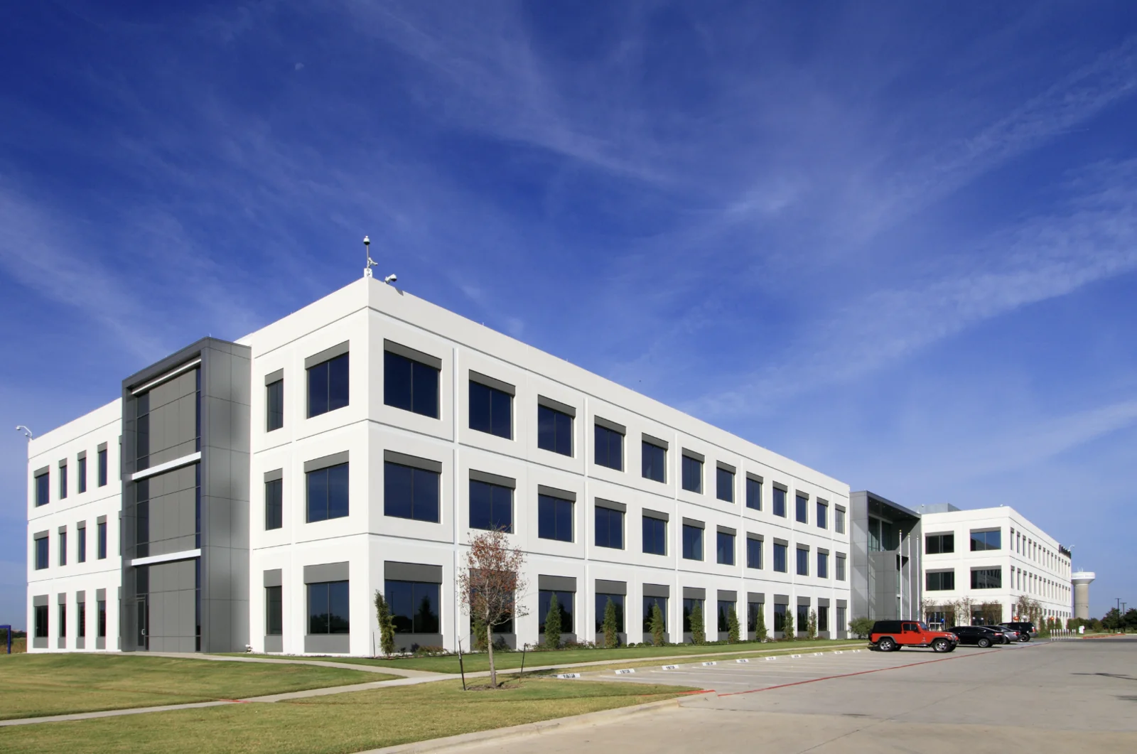 Mercer Business Park — Lease in Farmers Branch, TX, photo 4 of 4