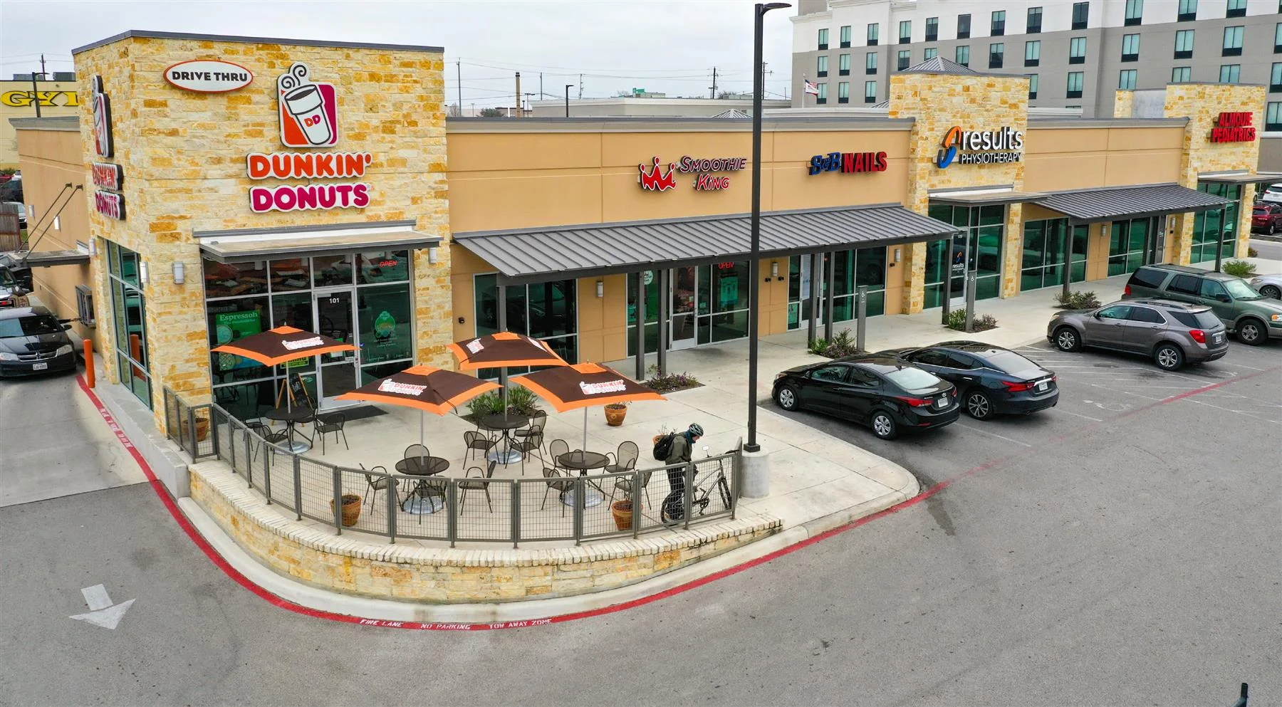 Live Oak Plaza — Lease in San Antonio, TX, photo 1 of 3