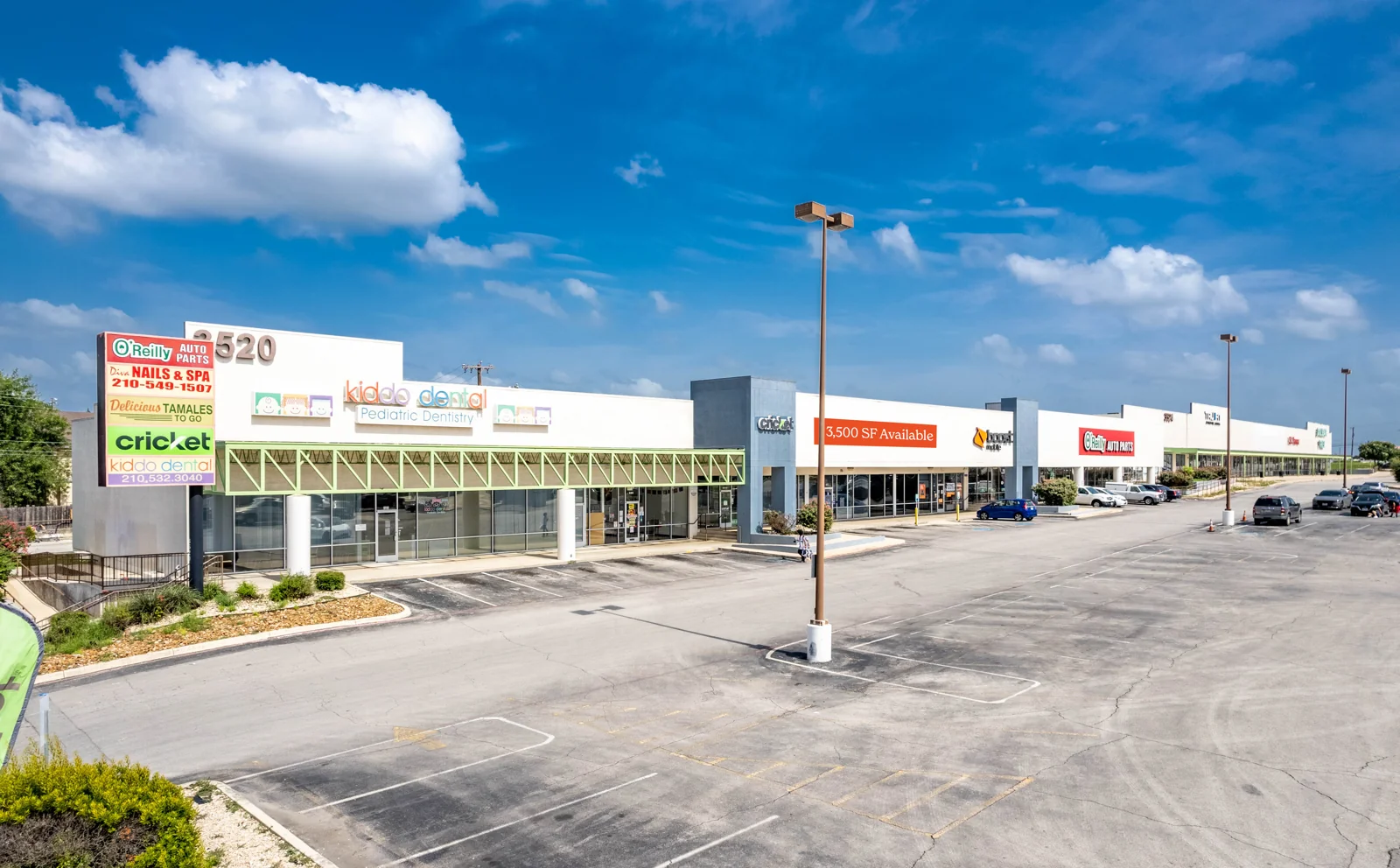 McCreless Corner Shopping Center — Lease in San Antonio, TX, photo 1 of 2