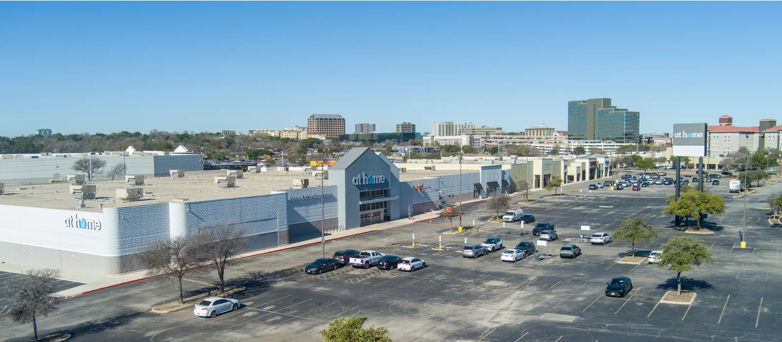 Concourse Shopping Center — Lease in San Antonio, TX, photo 1 of 2