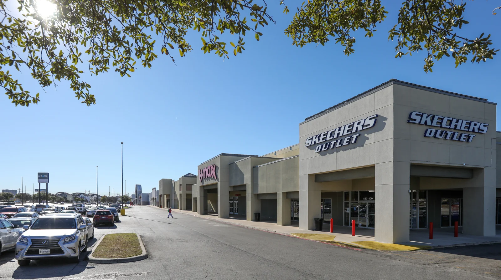 Concourse Shopping Center — Lease in San Antonio, TX, photo 2 of 2