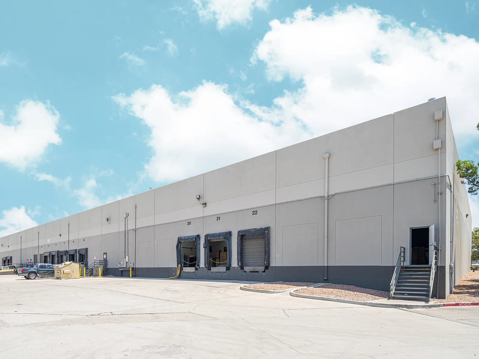 El Paso | East — Lease in El Paso, TX, photo 2 of 3