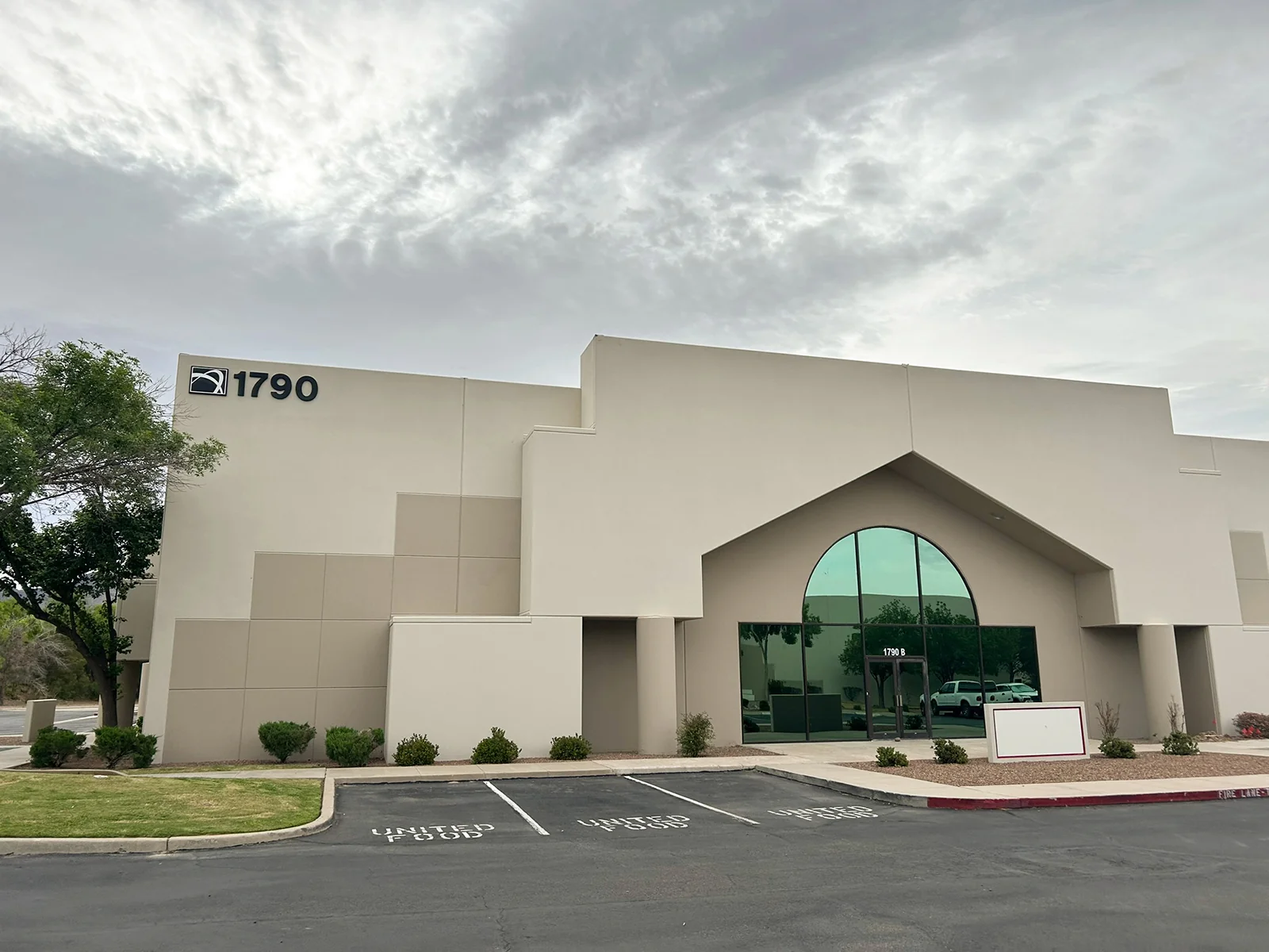 Northwest Corporate Center — Lease in El Paso, TX, photo 1 of 3