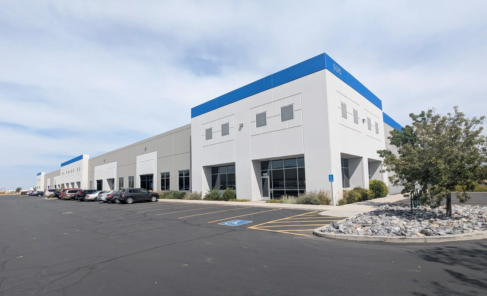 Landmark Commerce Center, Bldg 1 — Lease in Salt Lake City, UT, photo 1 of 2