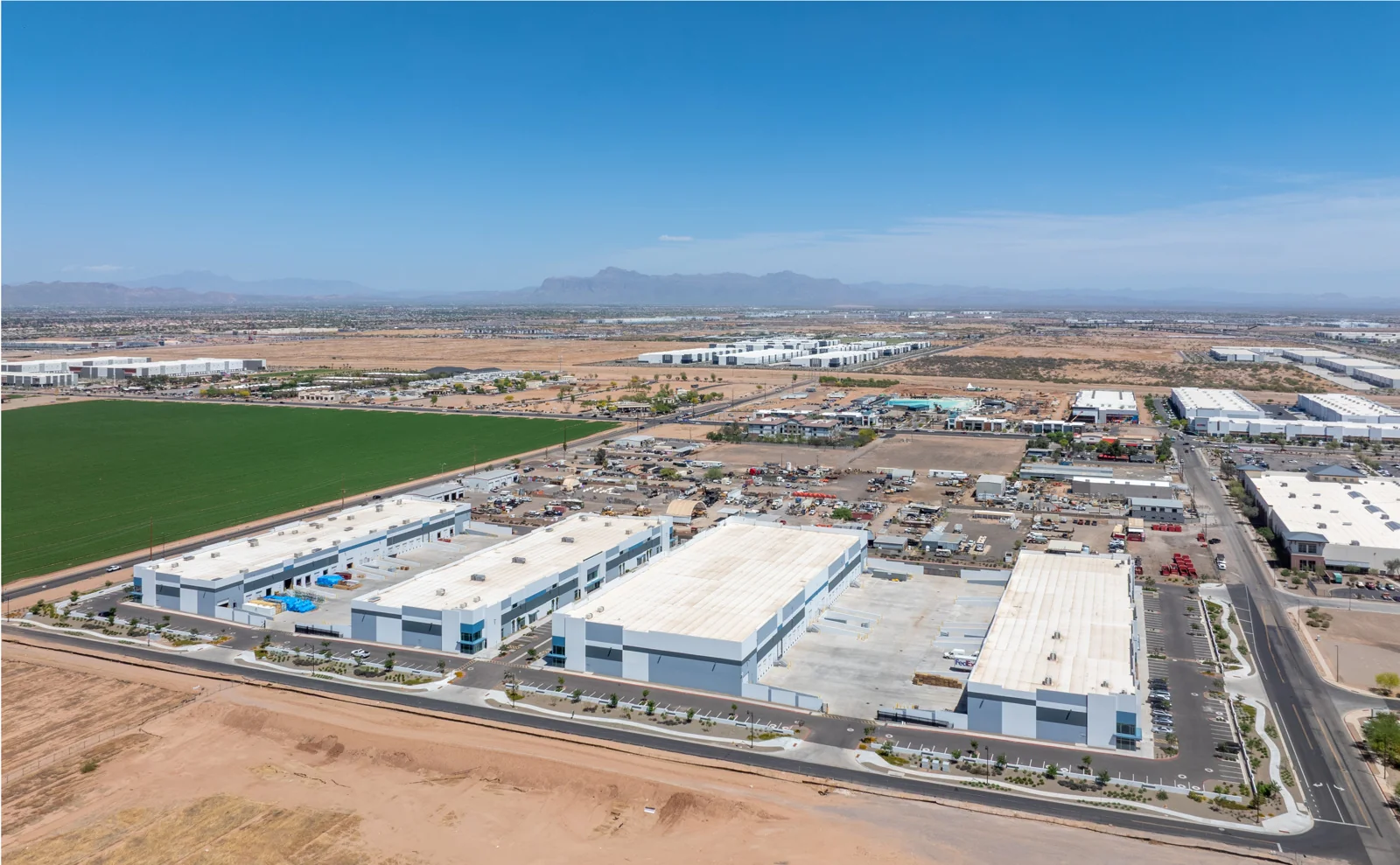 Power Gateway 202 — Lease in Gilbert, AZ, photo 2 of 2