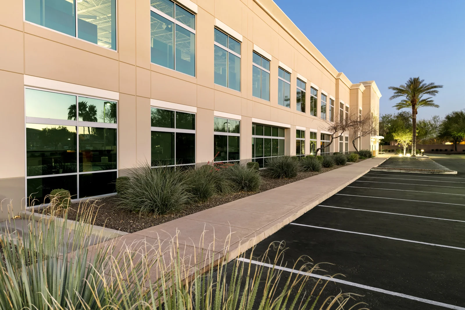 Chandler Freeway Crossing — Lease in Chandler, AZ, photo 2 of 7