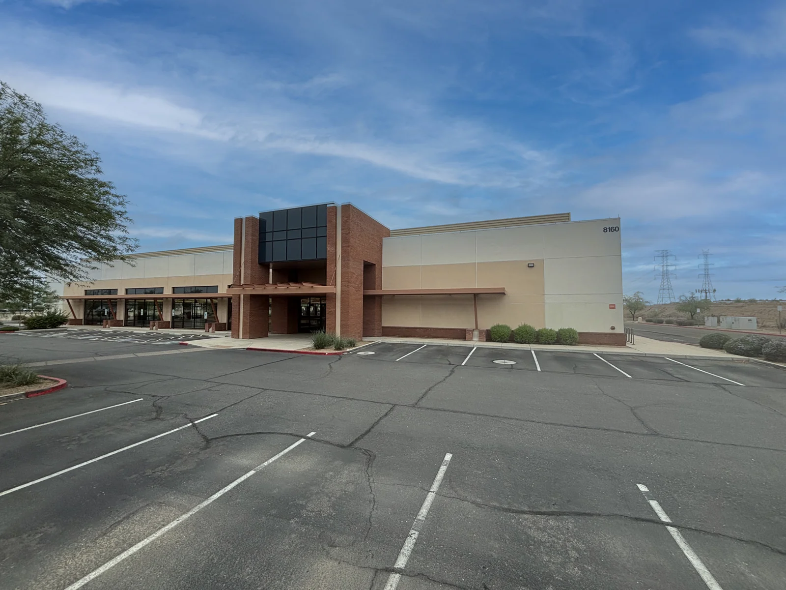 8160 N 91st Ave — Lease in Peoria, AZ, photo 1 of 4