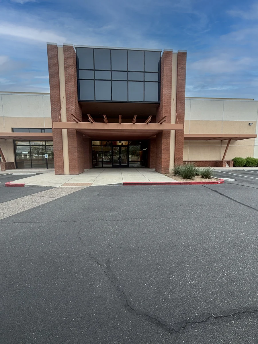 8160 N 91st Ave — Lease in Peoria, AZ, photo 3 of 4