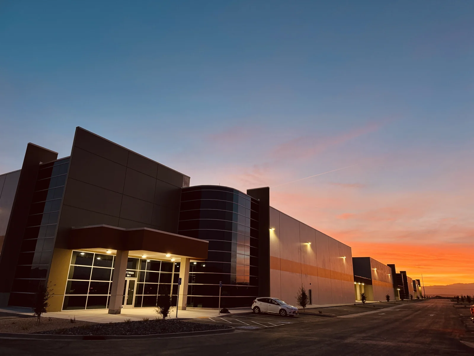 ARA Southwest Logistics Center, Bldg 110 — Lease in Washington, UT, photo 1 of 2