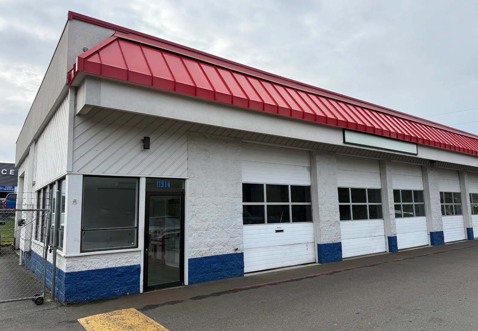 Totem Lake Auto Center — Lease in Kirkland, WA, photo 1 of 1