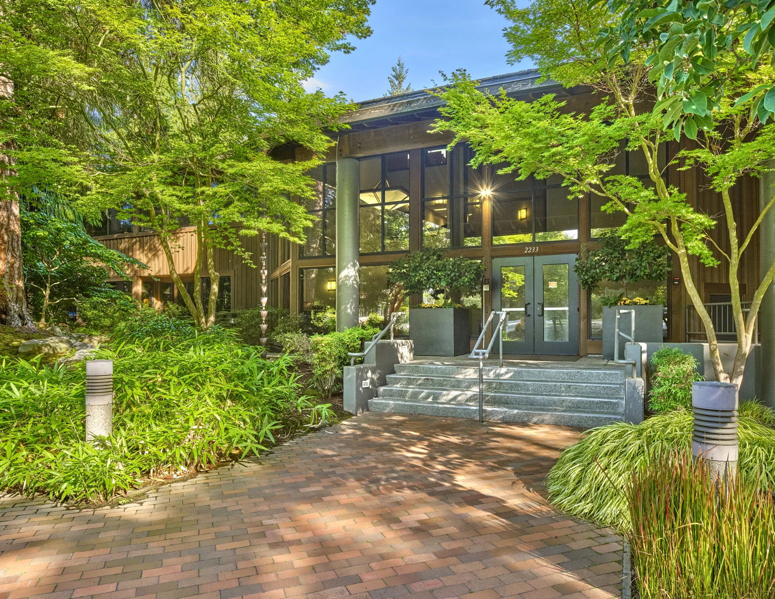 Bellewood Office Properties — Sale in Bellevue, WA, photo 1 of 8