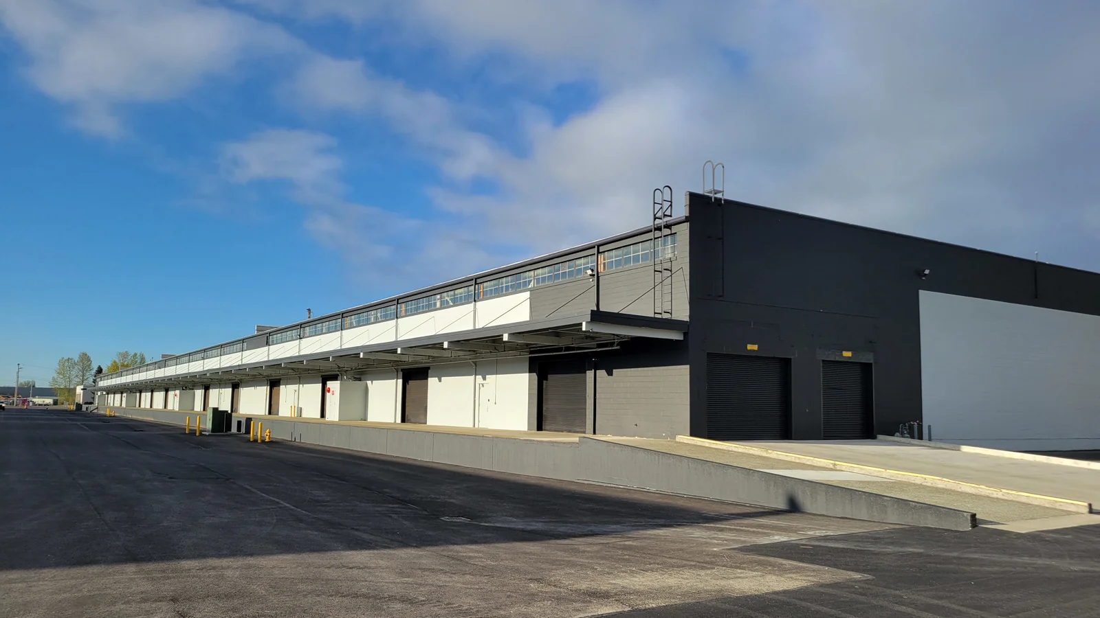 Auburn 18 Business Park — Lease in Auburn, WA, photo 1 of 8