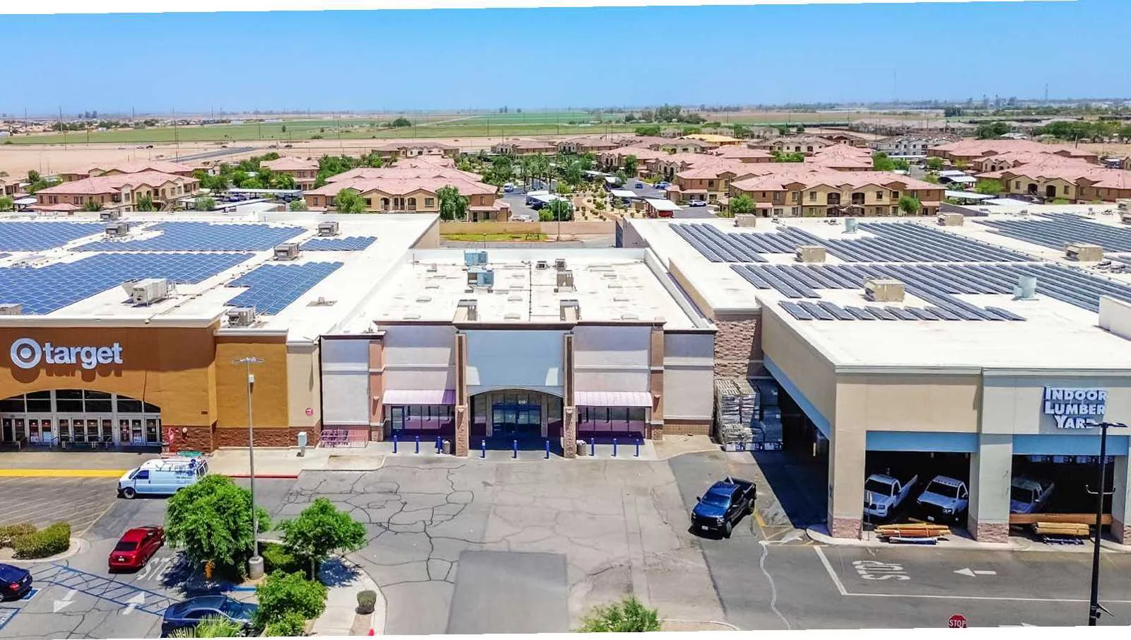 Retail in El Centro, CA - photo 1 - El Centro, CA