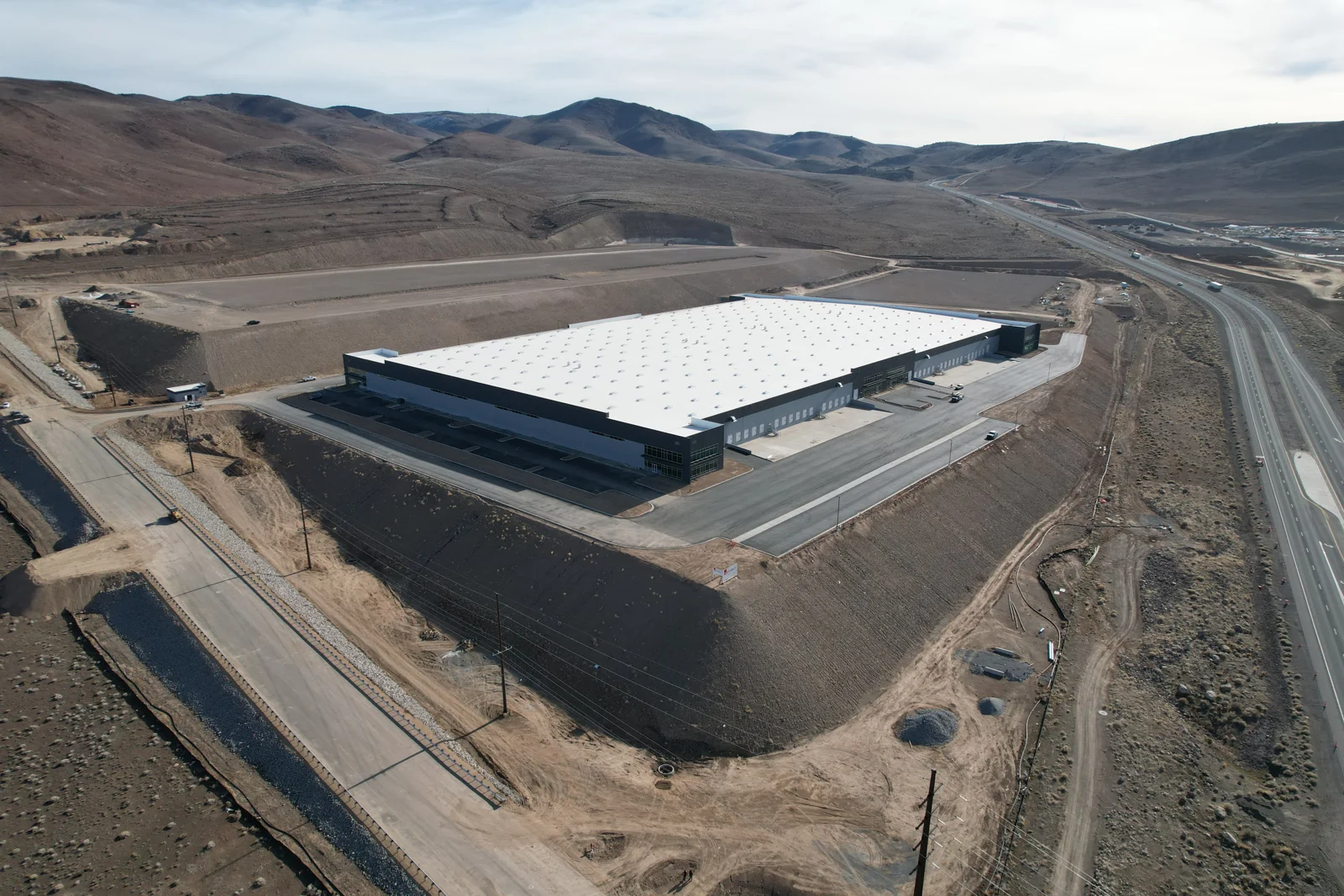 Comstock Commerce Center — Lease in Sparks, NV, photo 1 of 3